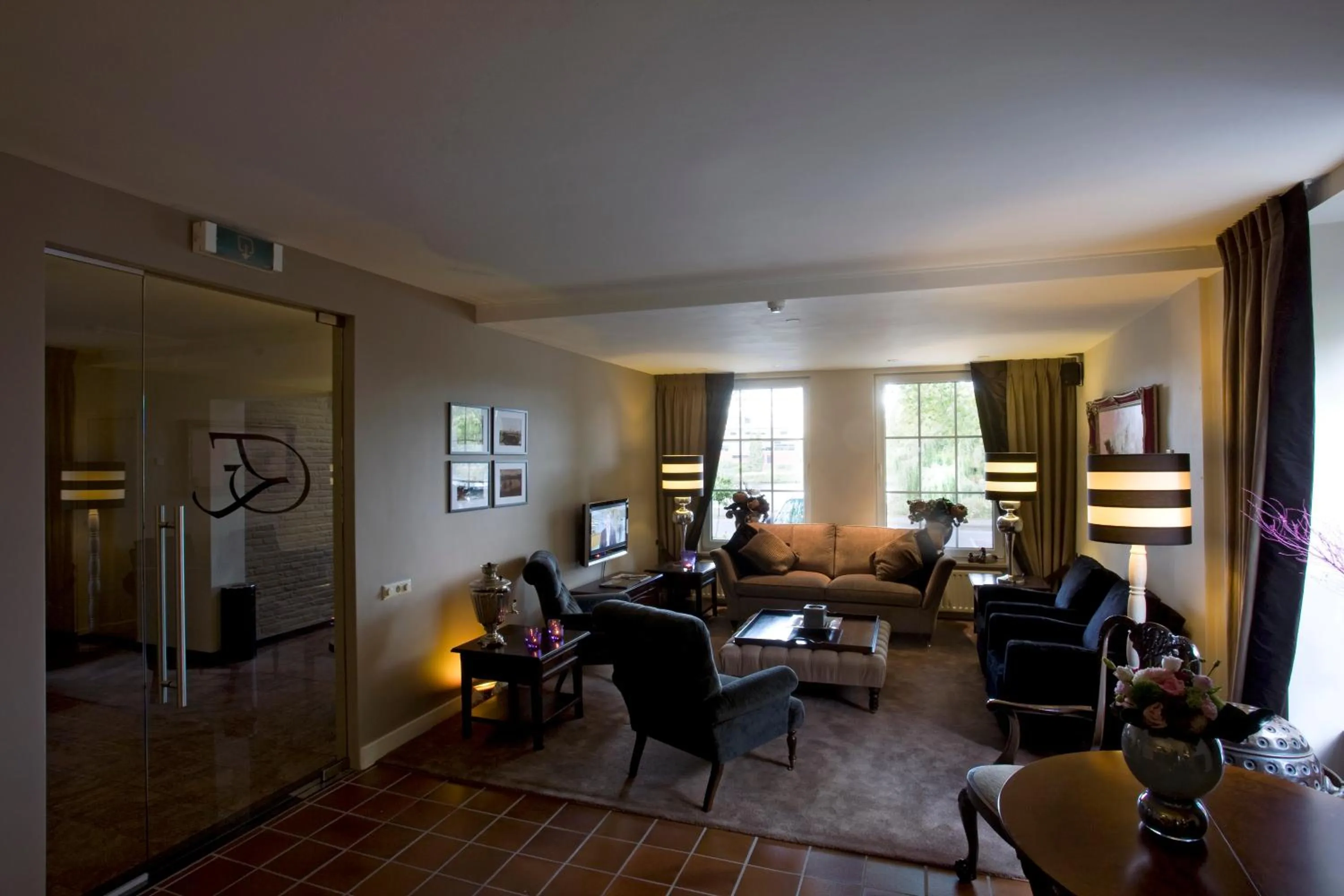 Communal lounge/ TV room in Hotel Edenpark