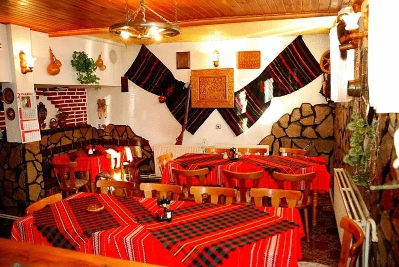 Restaurant/places to eat in Mavrikova Kushta