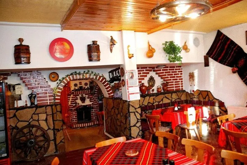 Restaurant/places to eat in Mavrikova Kushta