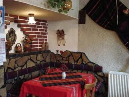 Restaurant/places to eat in Mavrikova Kushta