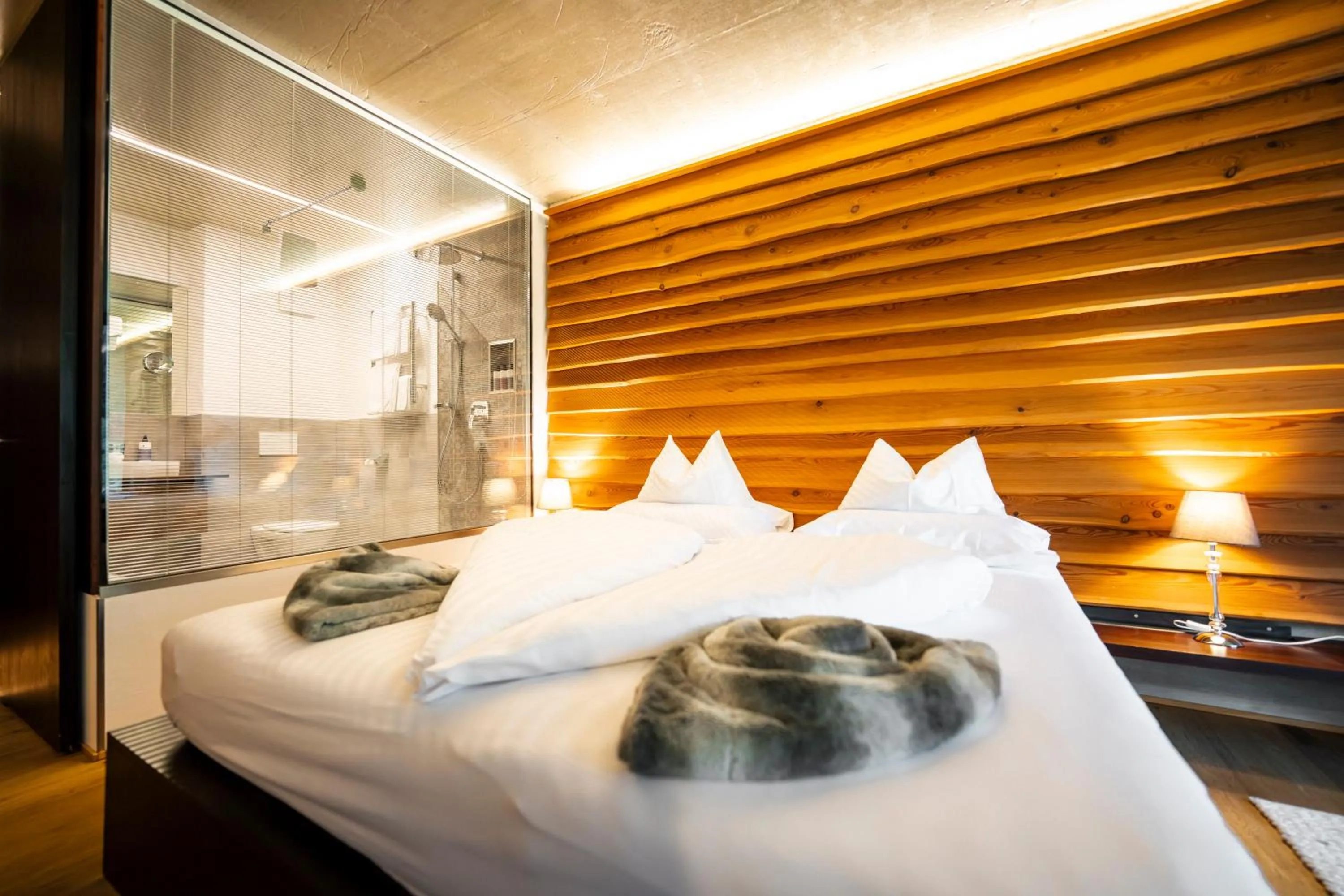 Photo of the whole room, Bed in "Quality Hosts Arlberg" Hotel Lux Alpinae