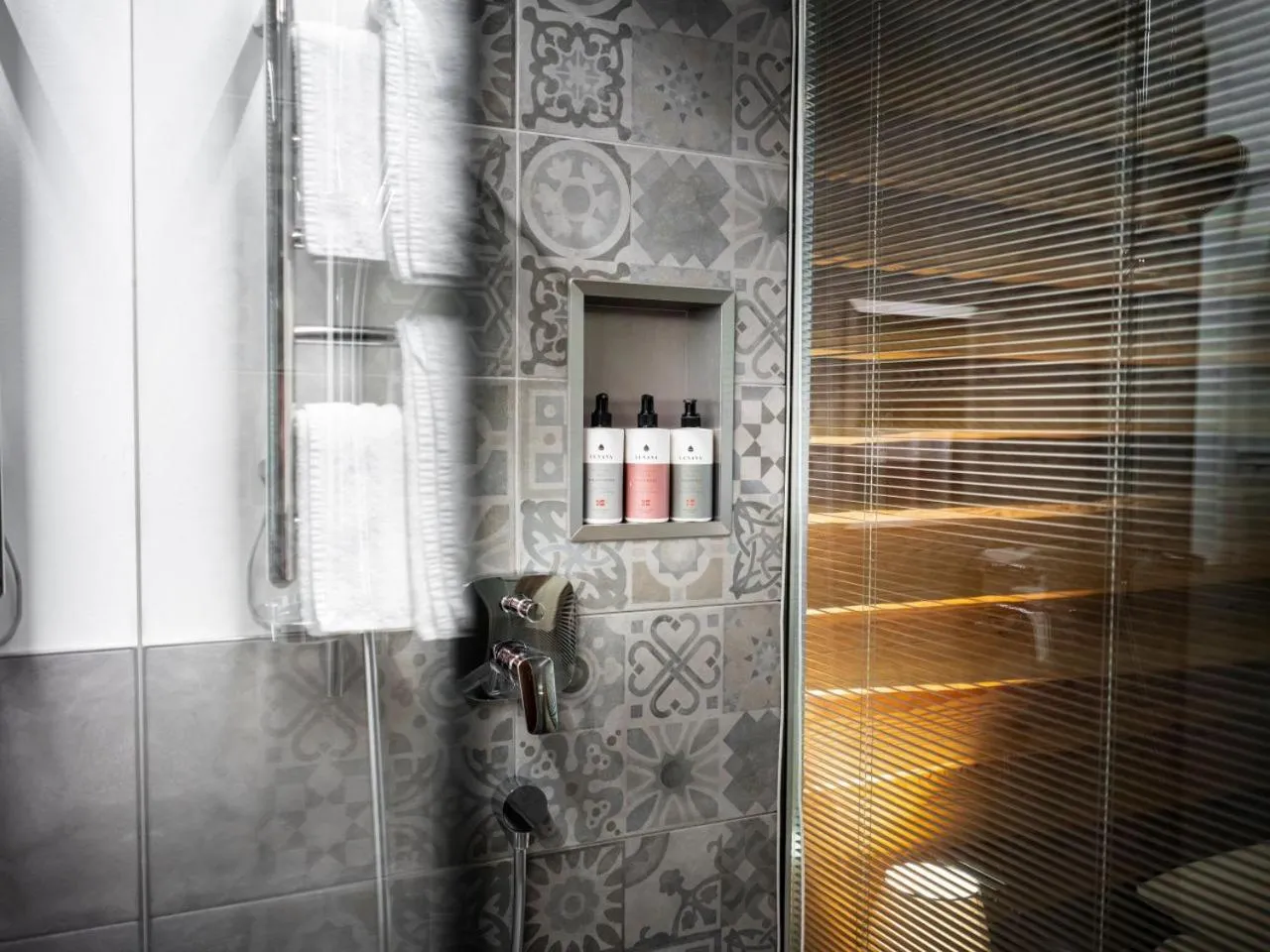 Shower in "Quality Hosts Arlberg" Hotel Lux Alpinae