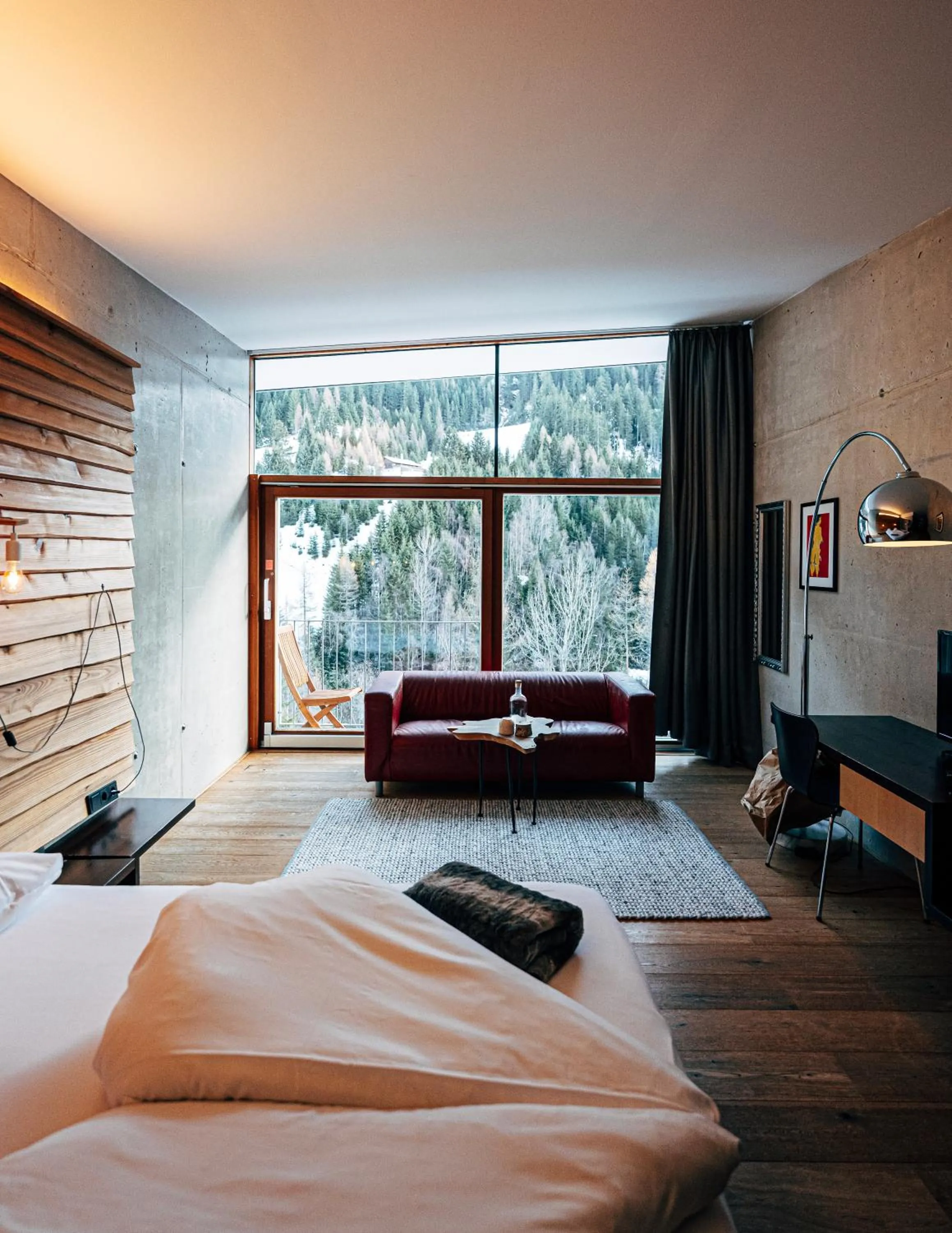 View (from property/room), Bed in "Quality Hosts Arlberg" Hotel Lux Alpinae