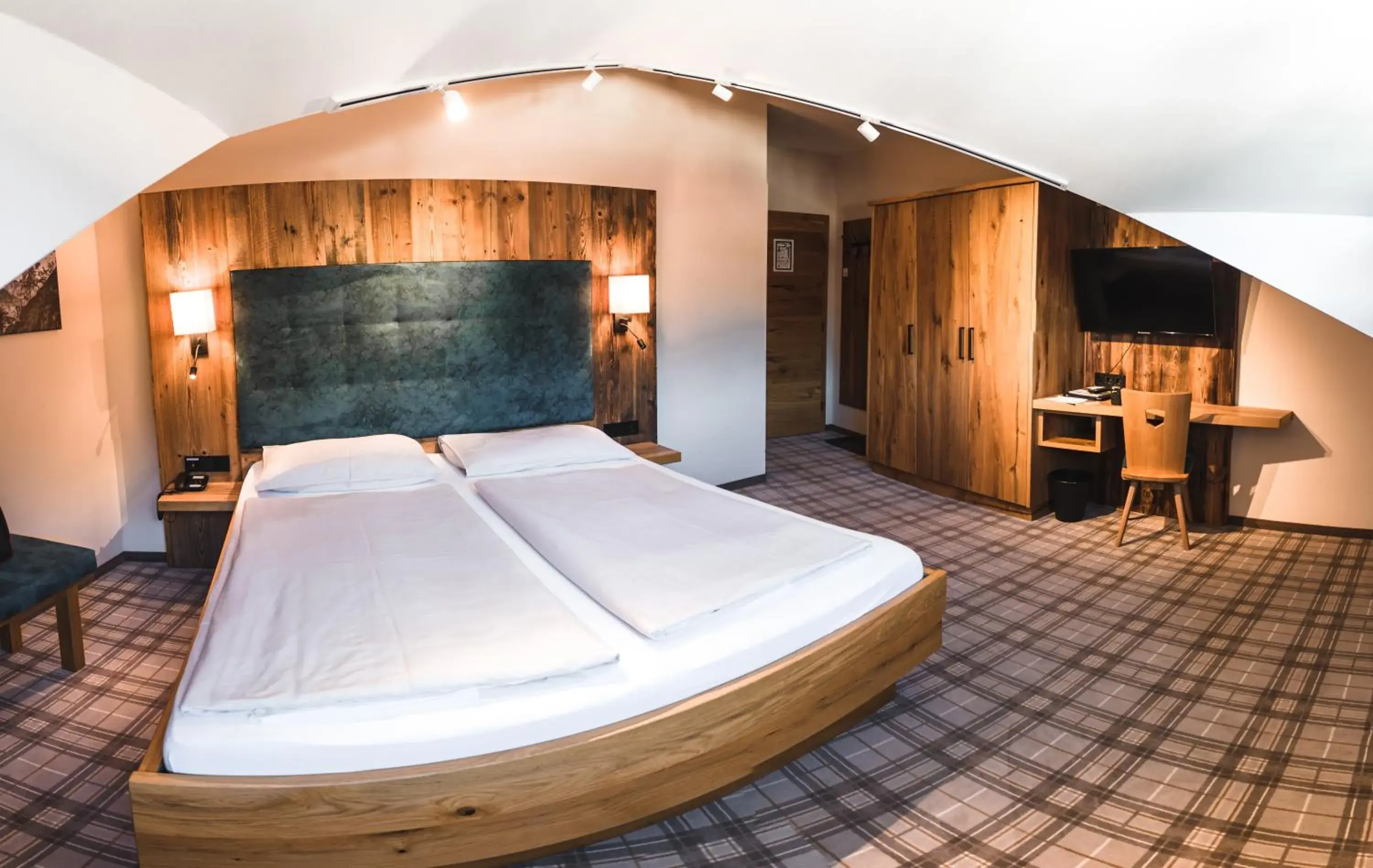 Budget Double Room - single occupancy in Hotel Sendlhof Budget Double Room - single occupancy in Hotel Sendlhof