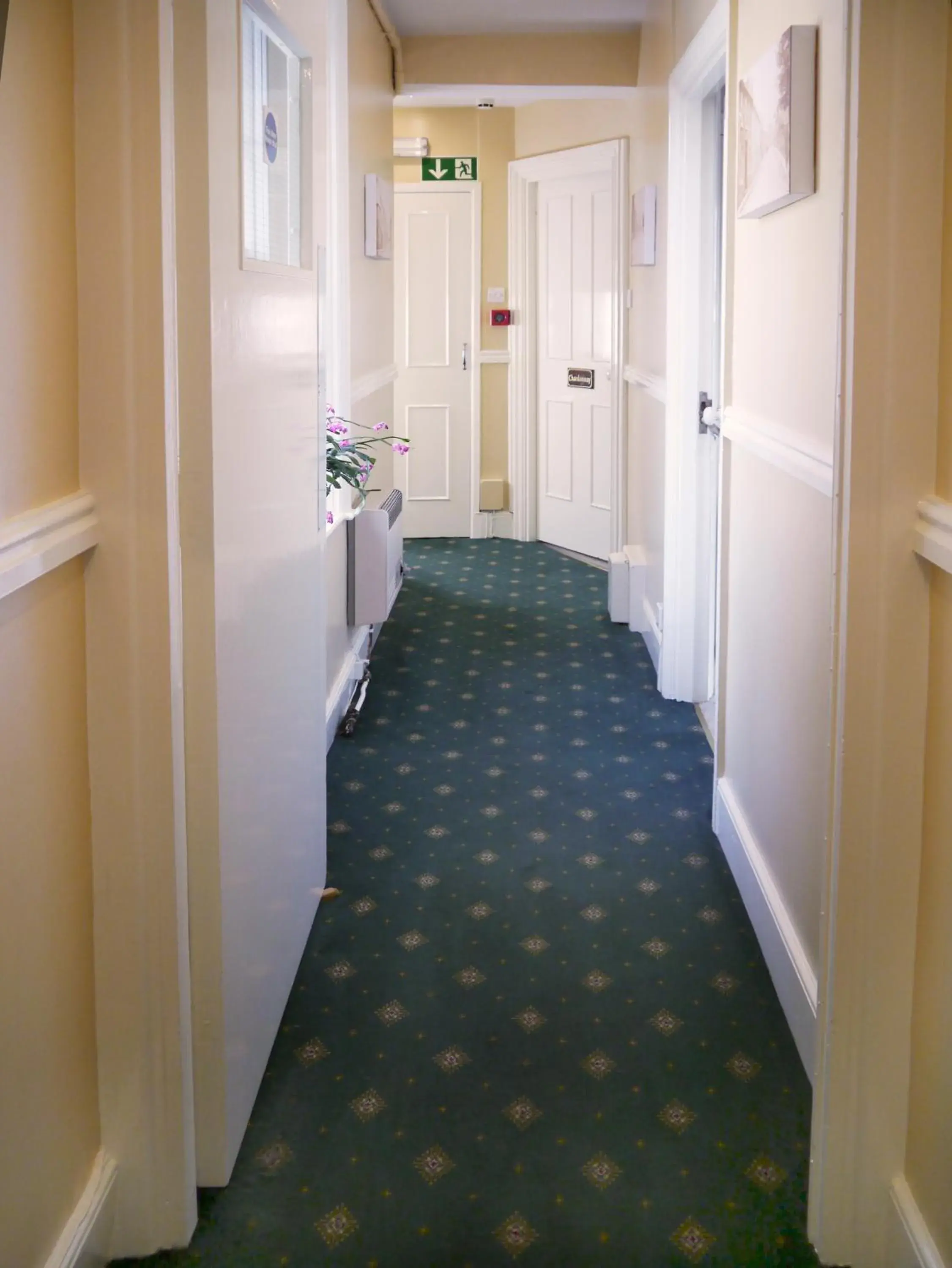 La Fleur De Lys La Fleur De Lys