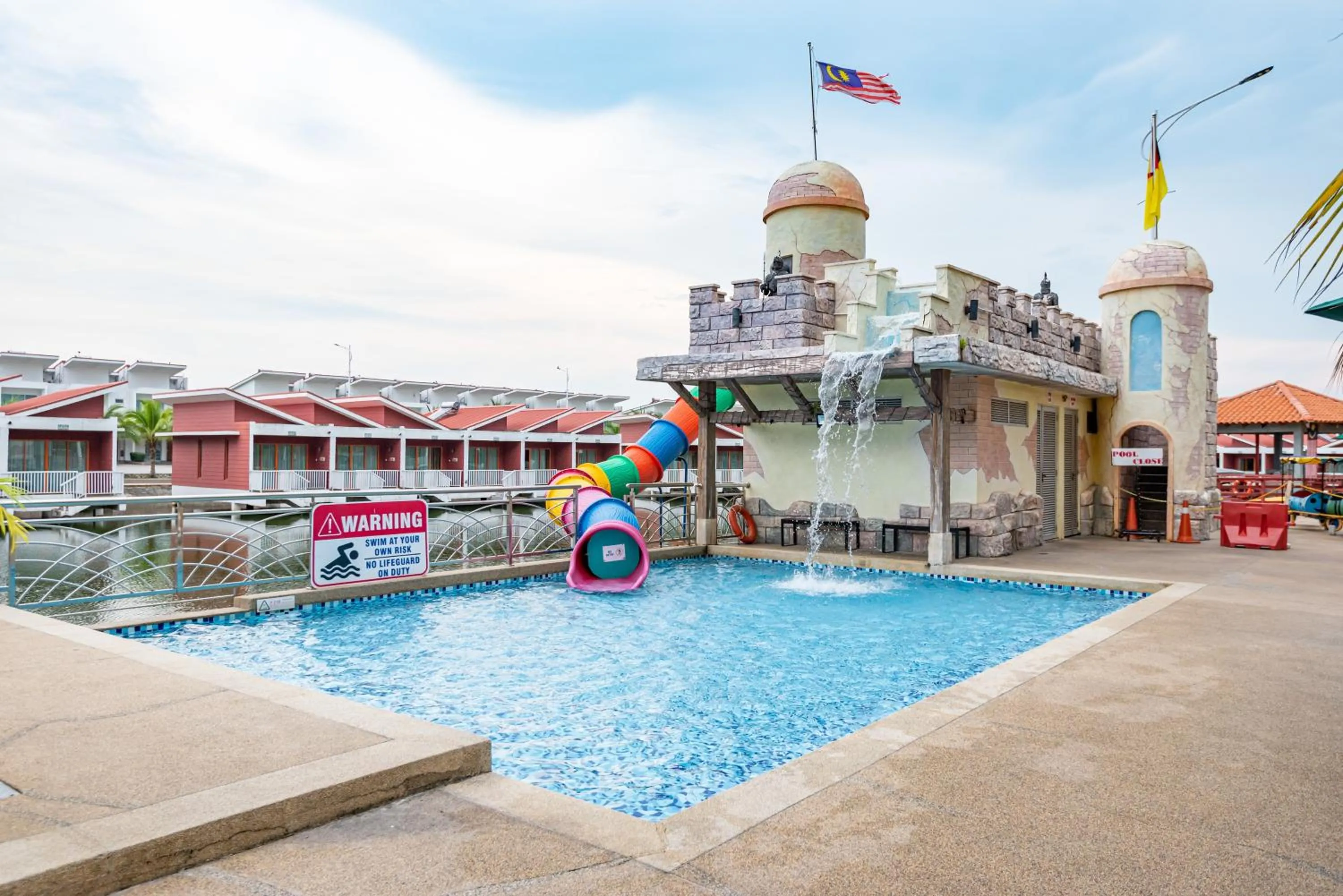 Swimming pool in Tasik Villa International Resort