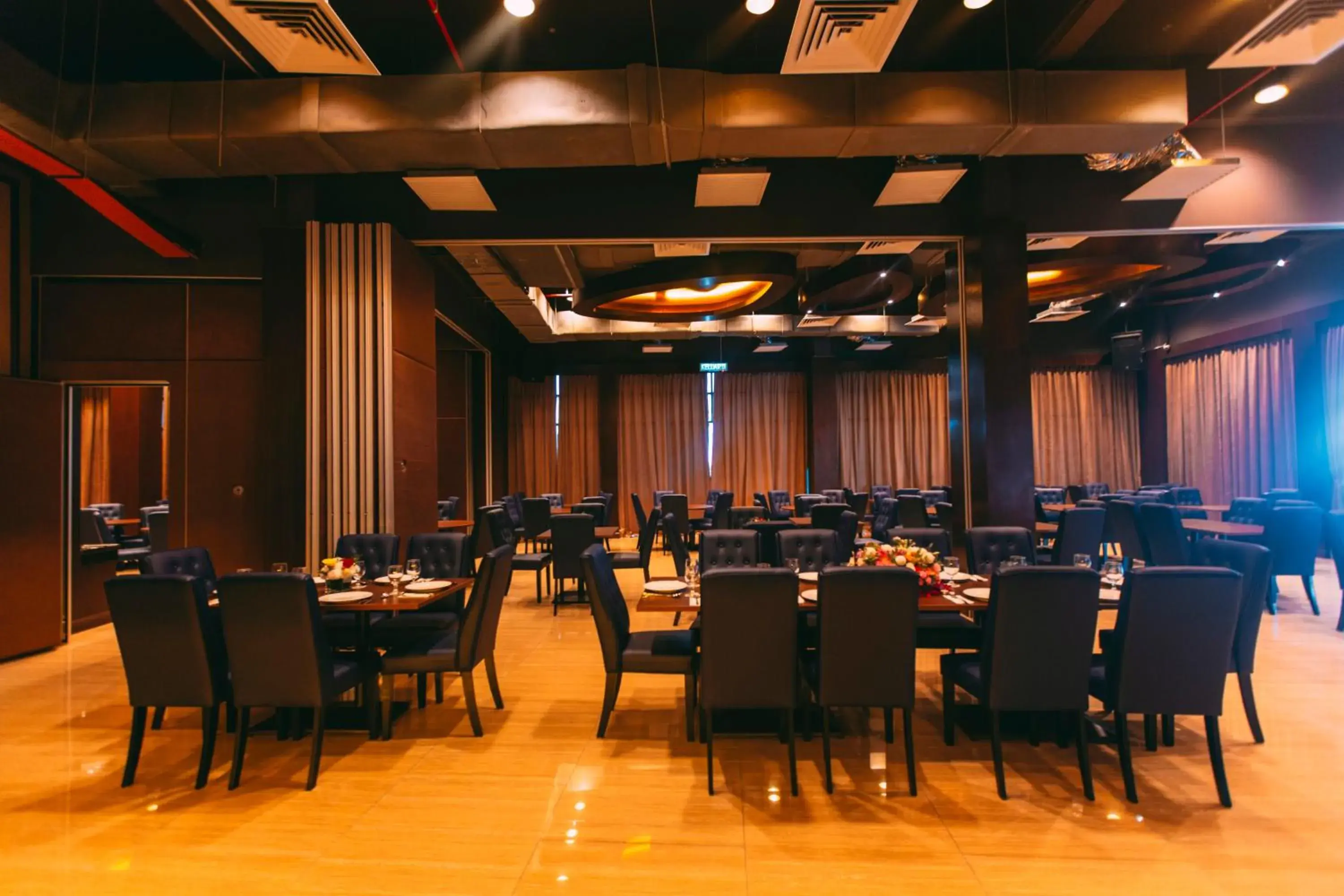 Restaurant/places to eat in Tasik Villa International Resort Restaurant/places to eat in Tasik Villa International Resort