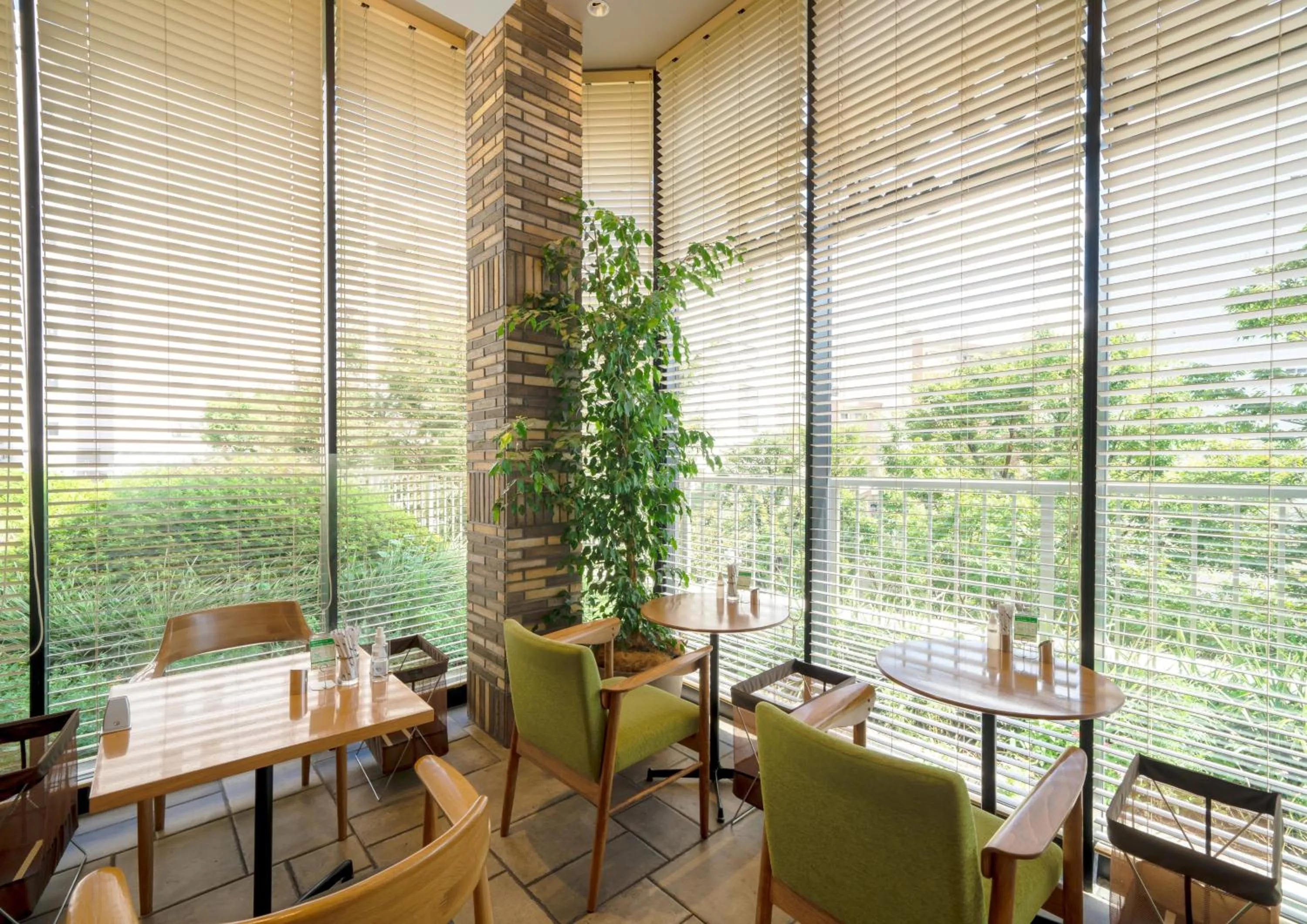 Restaurant/places to eat in Ours Inn Hankyu