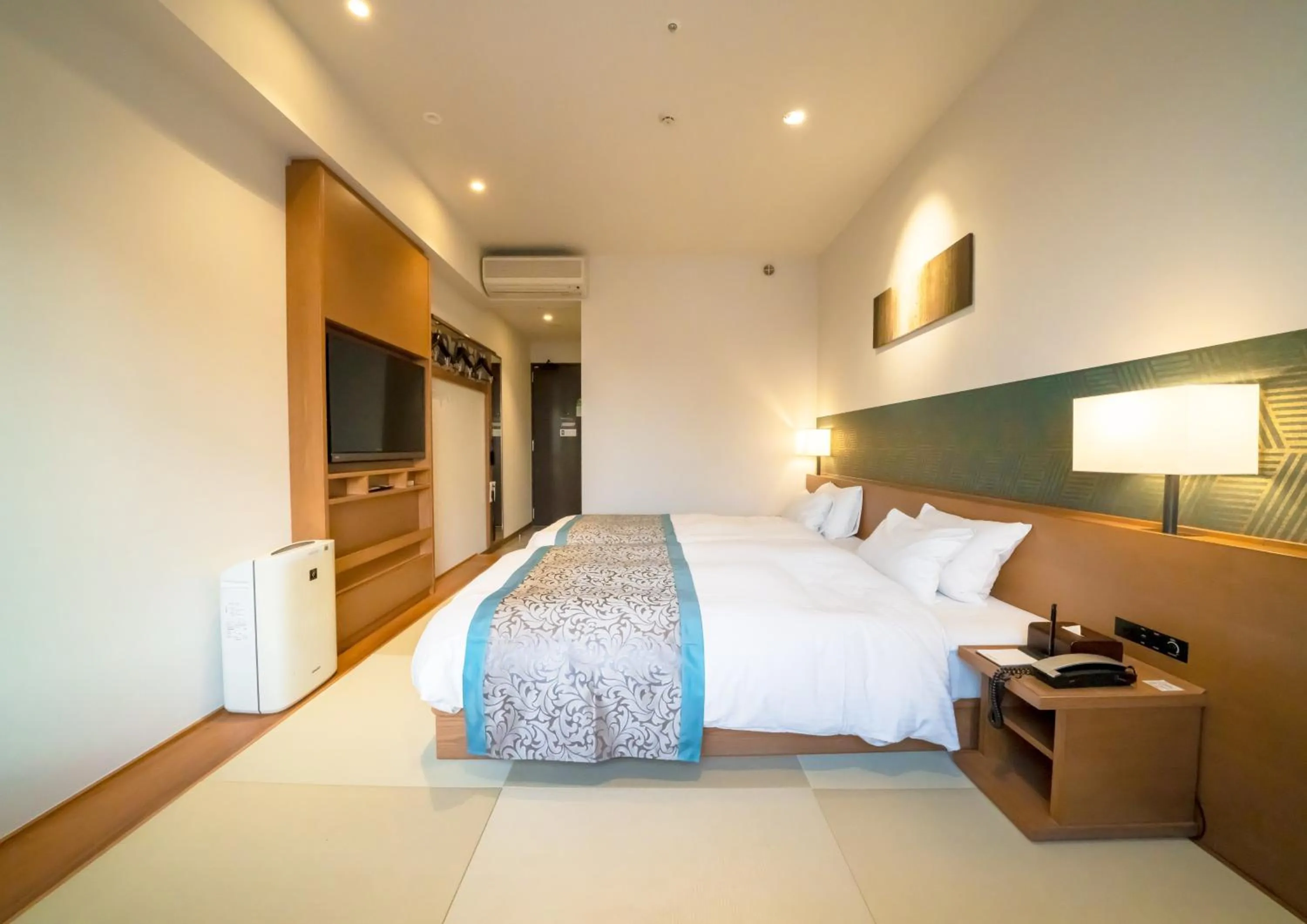 Photo of the whole room, Bed in Ours Inn Hankyu