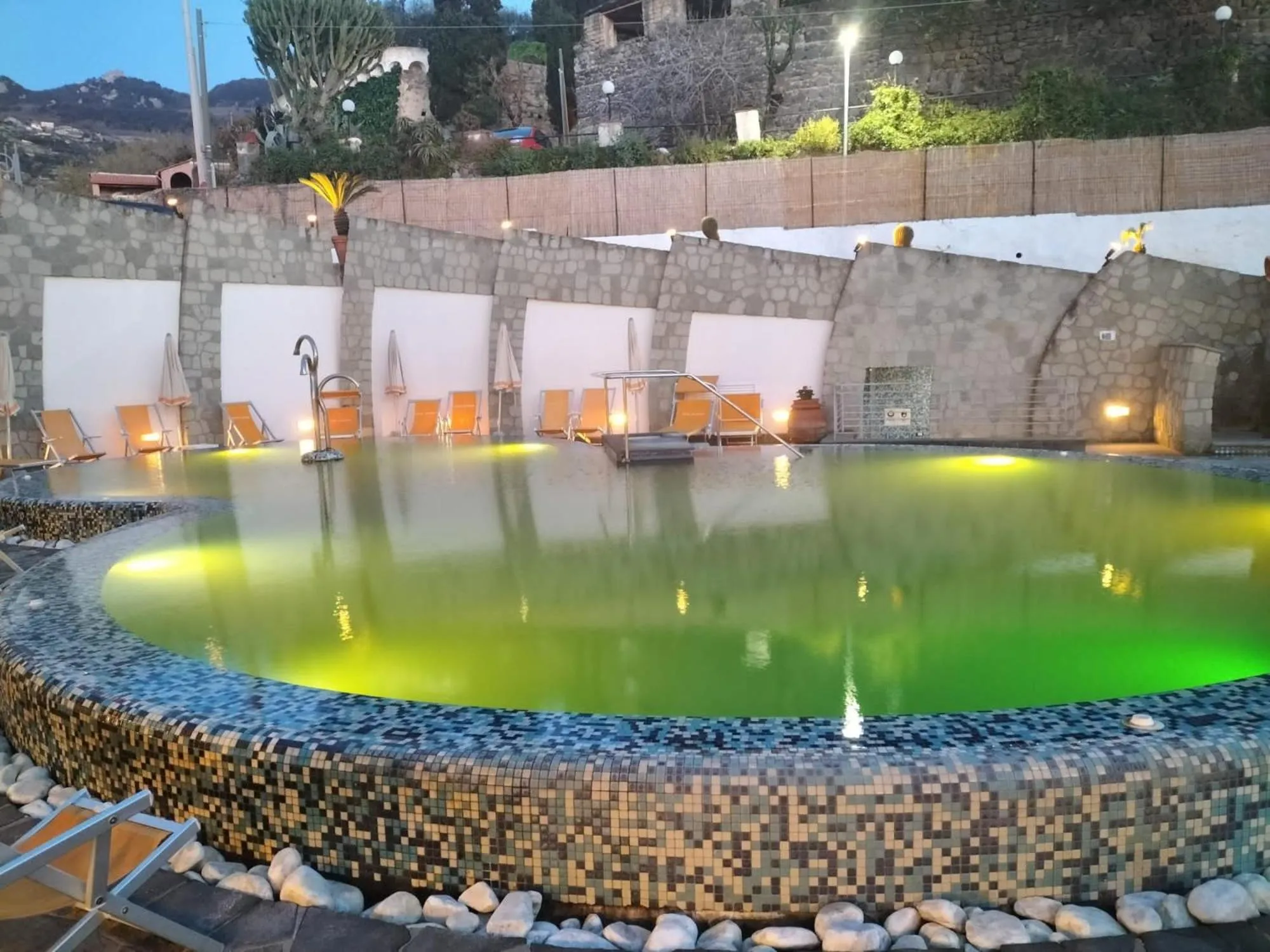 Swimming pool in Hotel Park Victoria