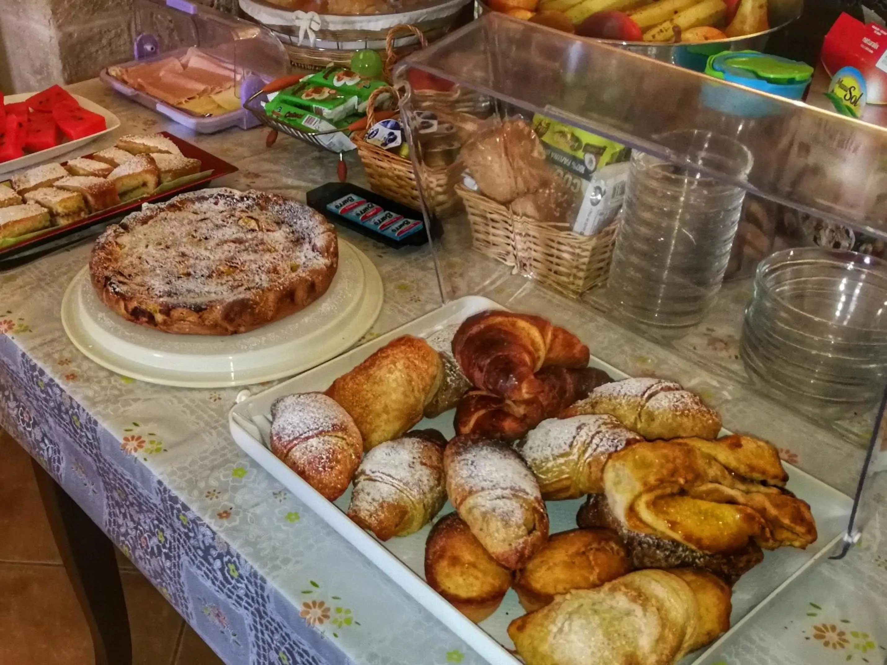 Breakfast in Villa Papaleo B&B