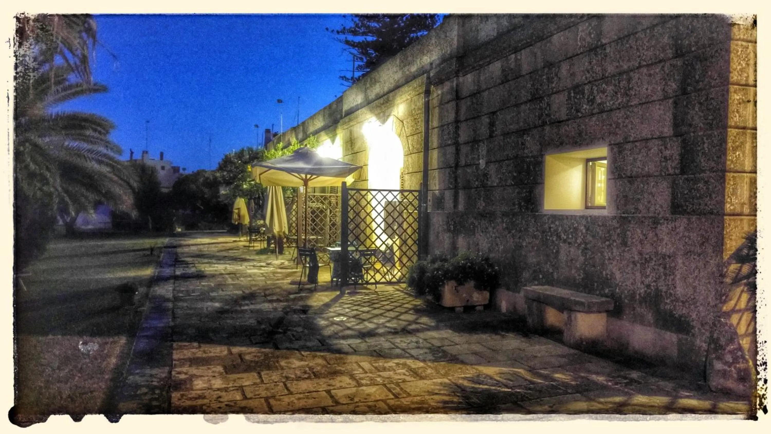 Facade/entrance in Villa Papaleo B&B