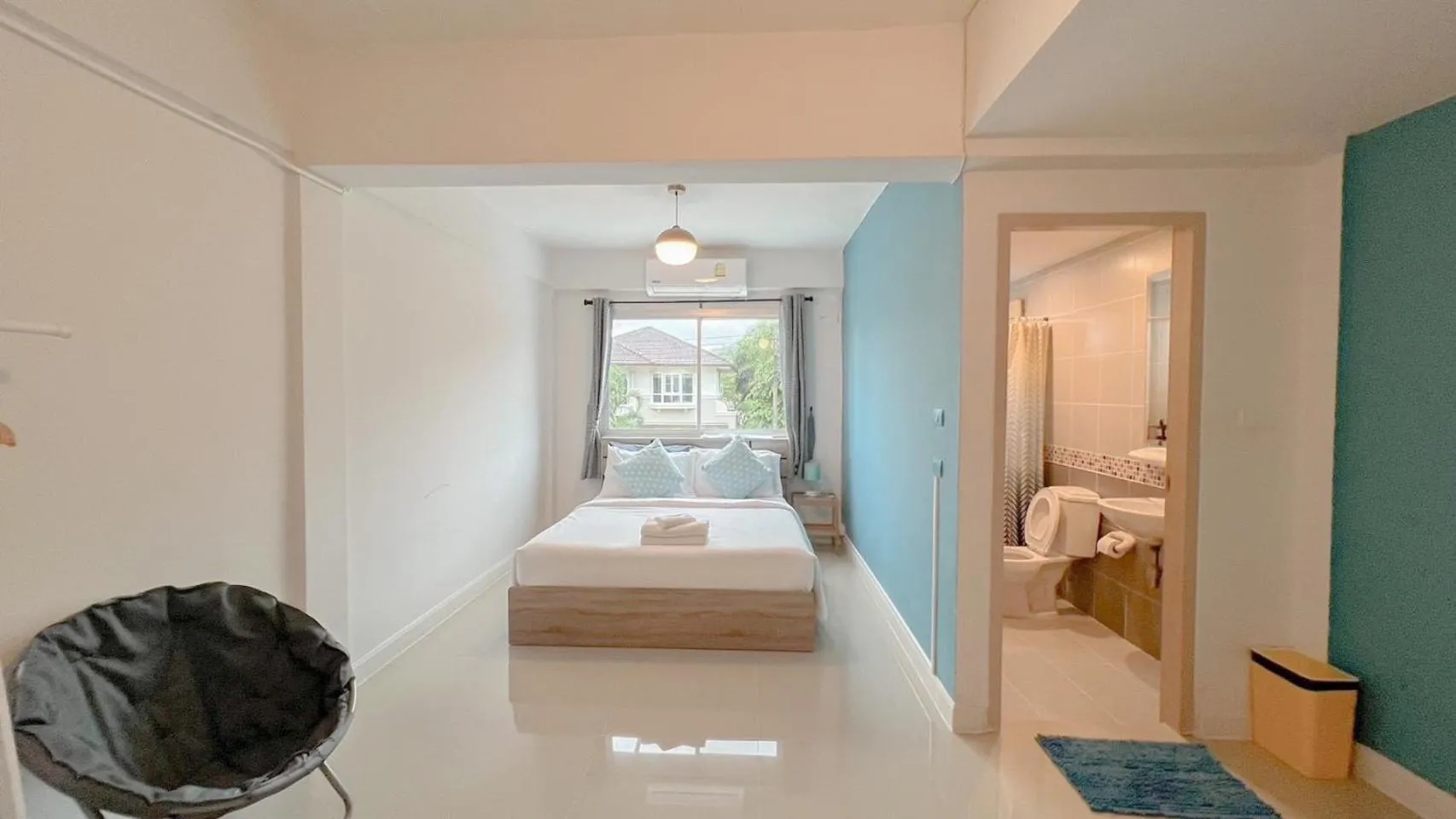 Bedroom, Bed in Turtle Rooms