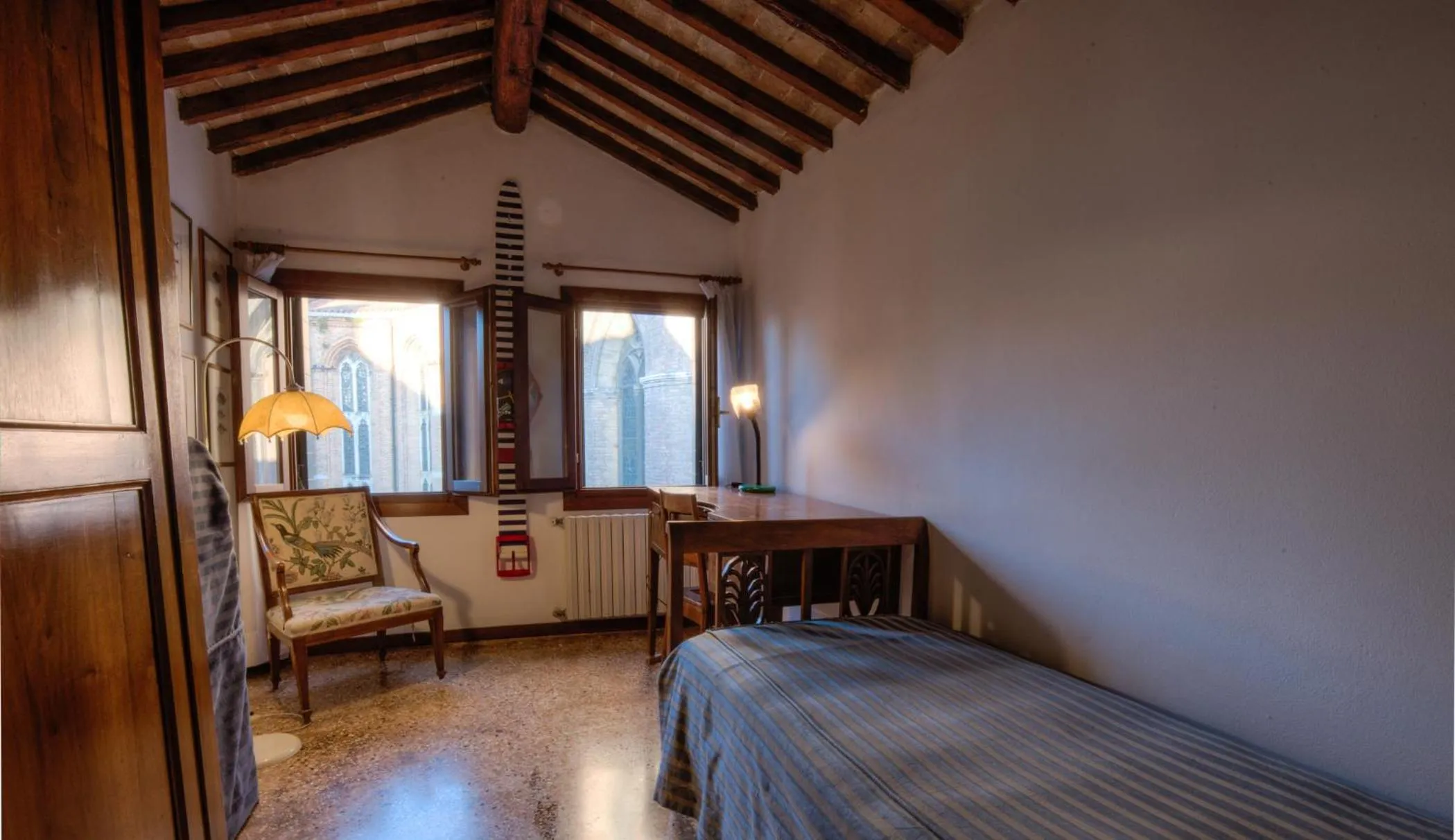Bed in Ca' della Corte Flats