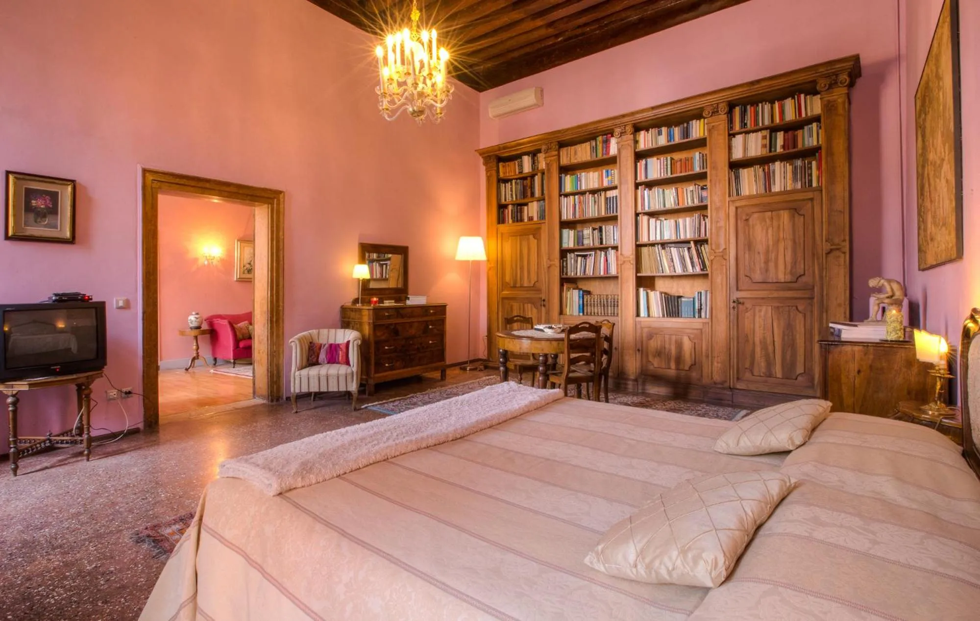 Photo of the whole room, Bed in Ca' della Corte Flats