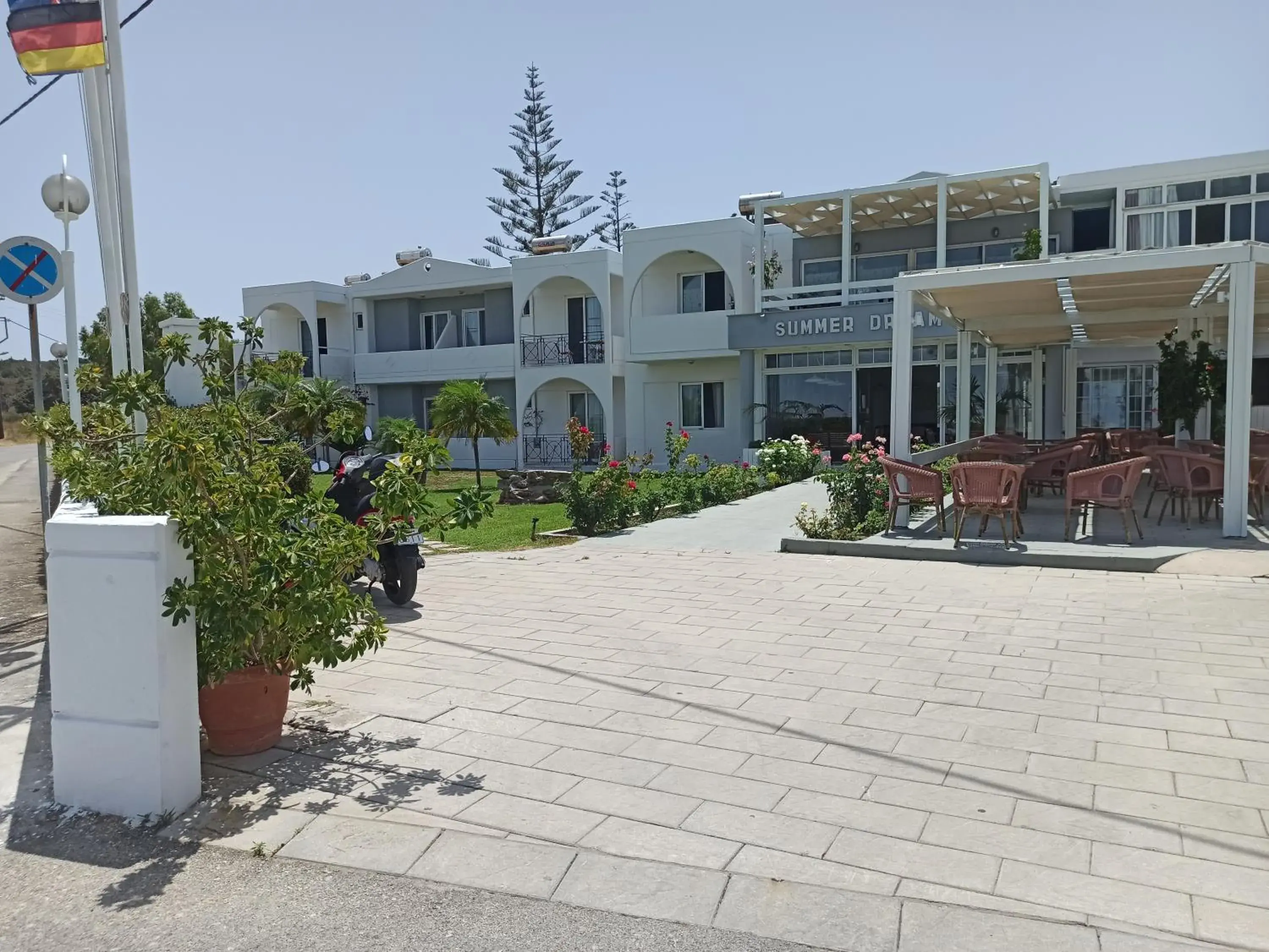 Property building in Summer Dream Property building in Summer Dream