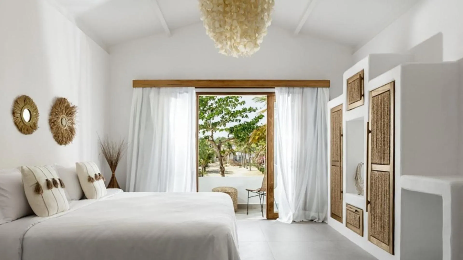 Bed in Villa Praia - La Villa Group