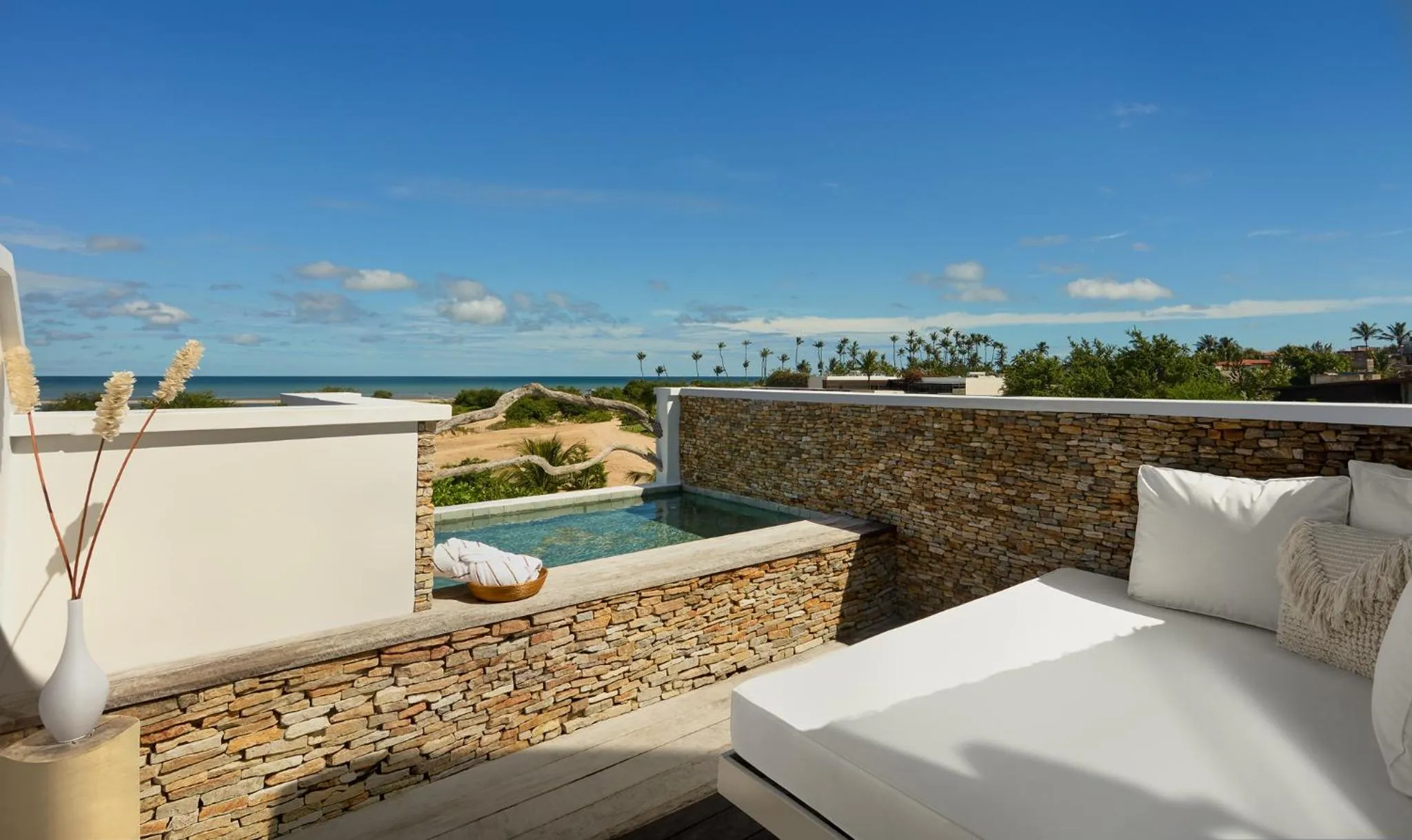 Day in Villa Praia - La Villa Group