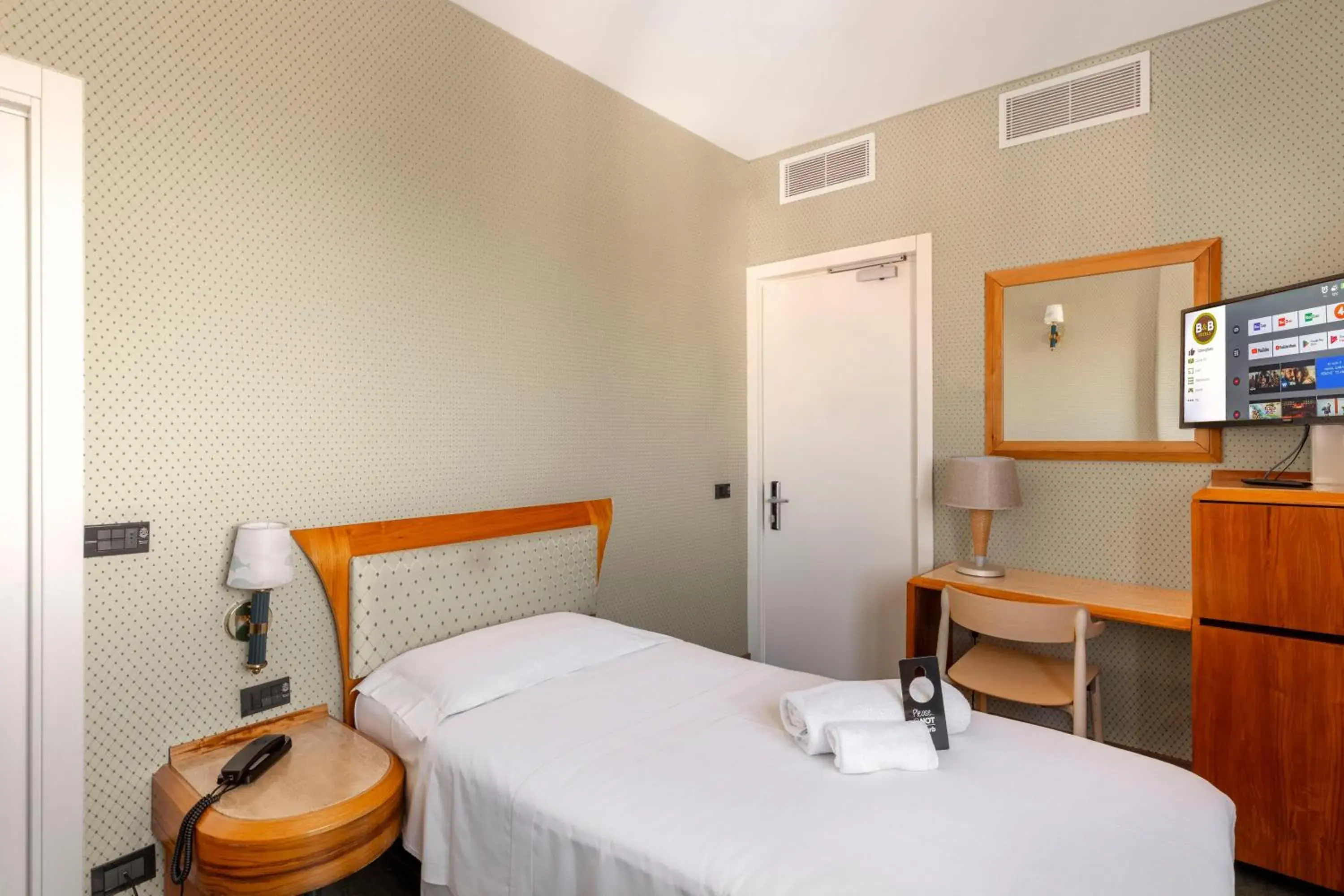 Photo of the whole room, Bed in B&B Hotel Chioggia Airone Photo of the whole room, Bed in B&B Hotel Chioggia Airone