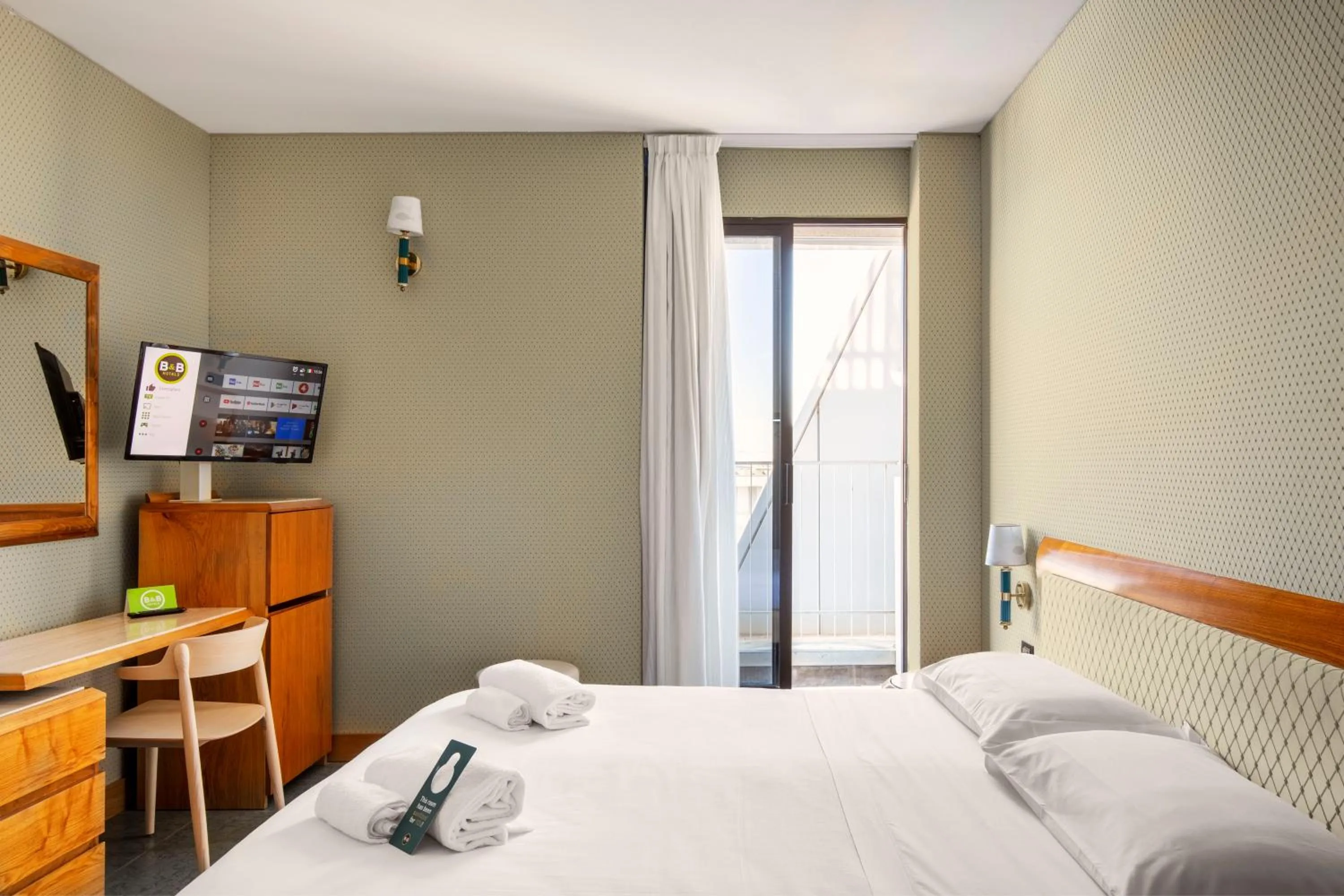 Double Room with Terrace and Beach Access in B&B Hotel Chioggia Airone