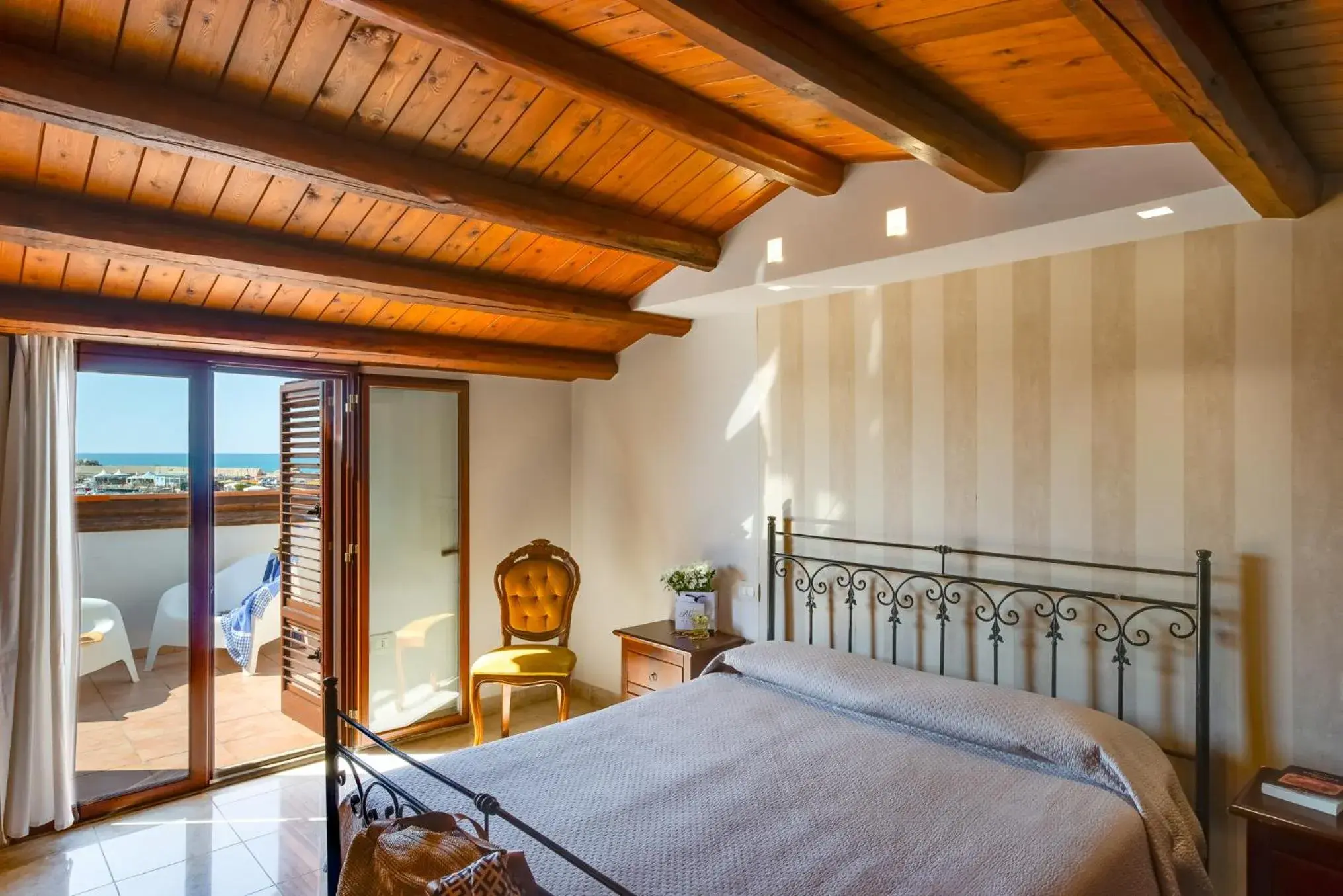 Bed in Hotel Aliai Bed in Hotel Aliai