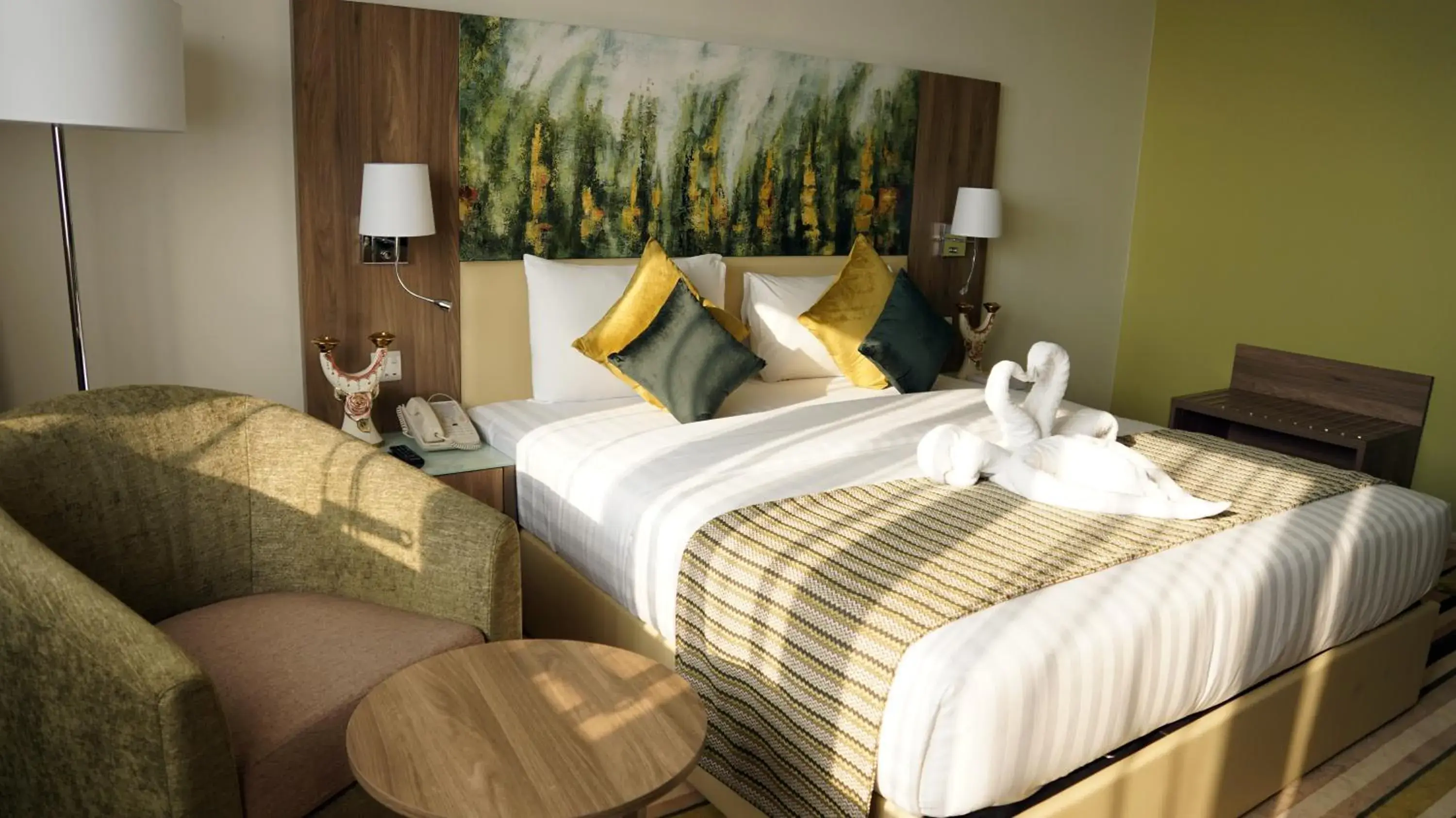 Bedroom, Bed in Royal View Hotel Bedroom, Bed in Royal View Hotel