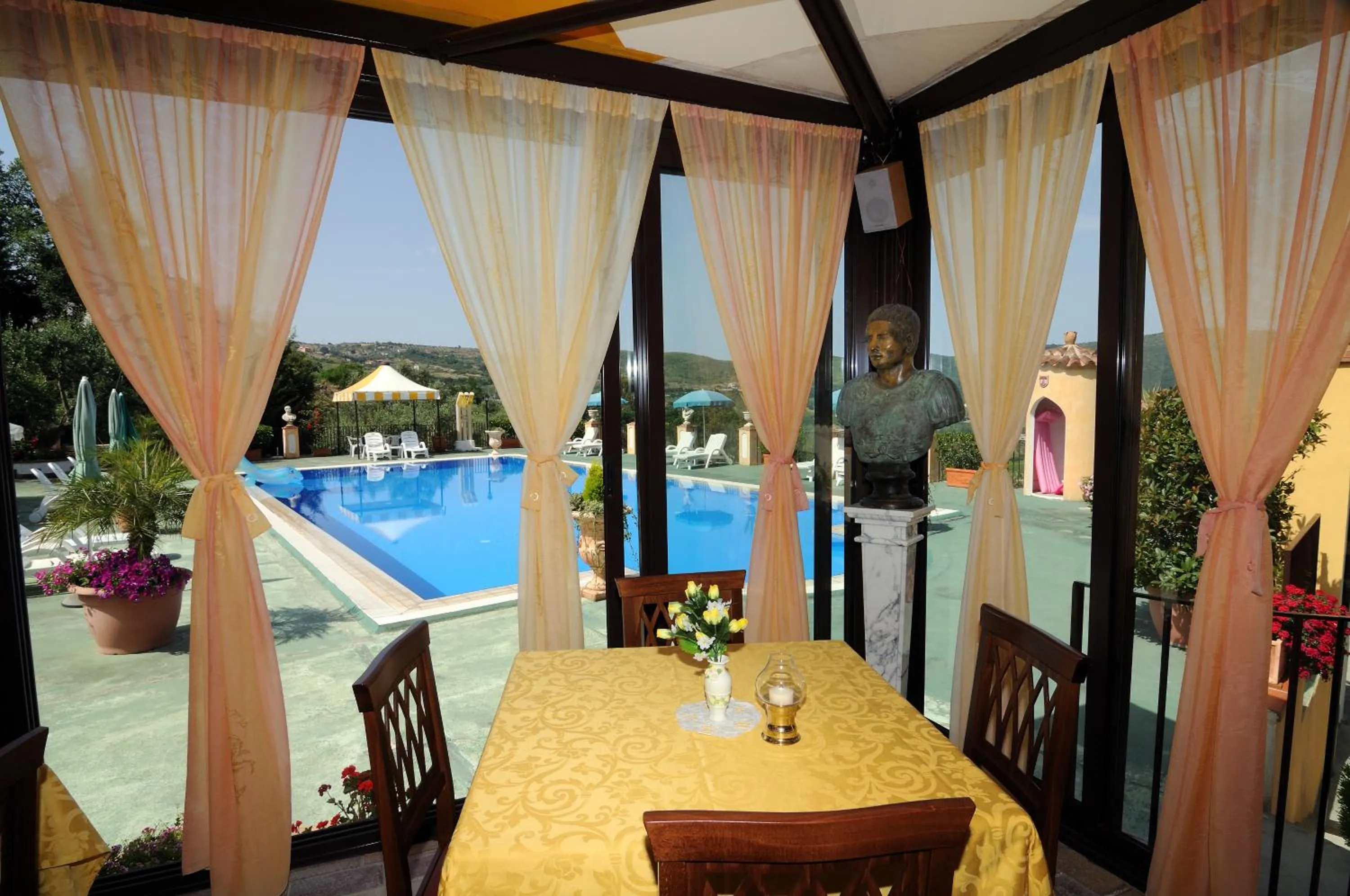 Restaurant/places to eat in Hotel Villa La Colombaia