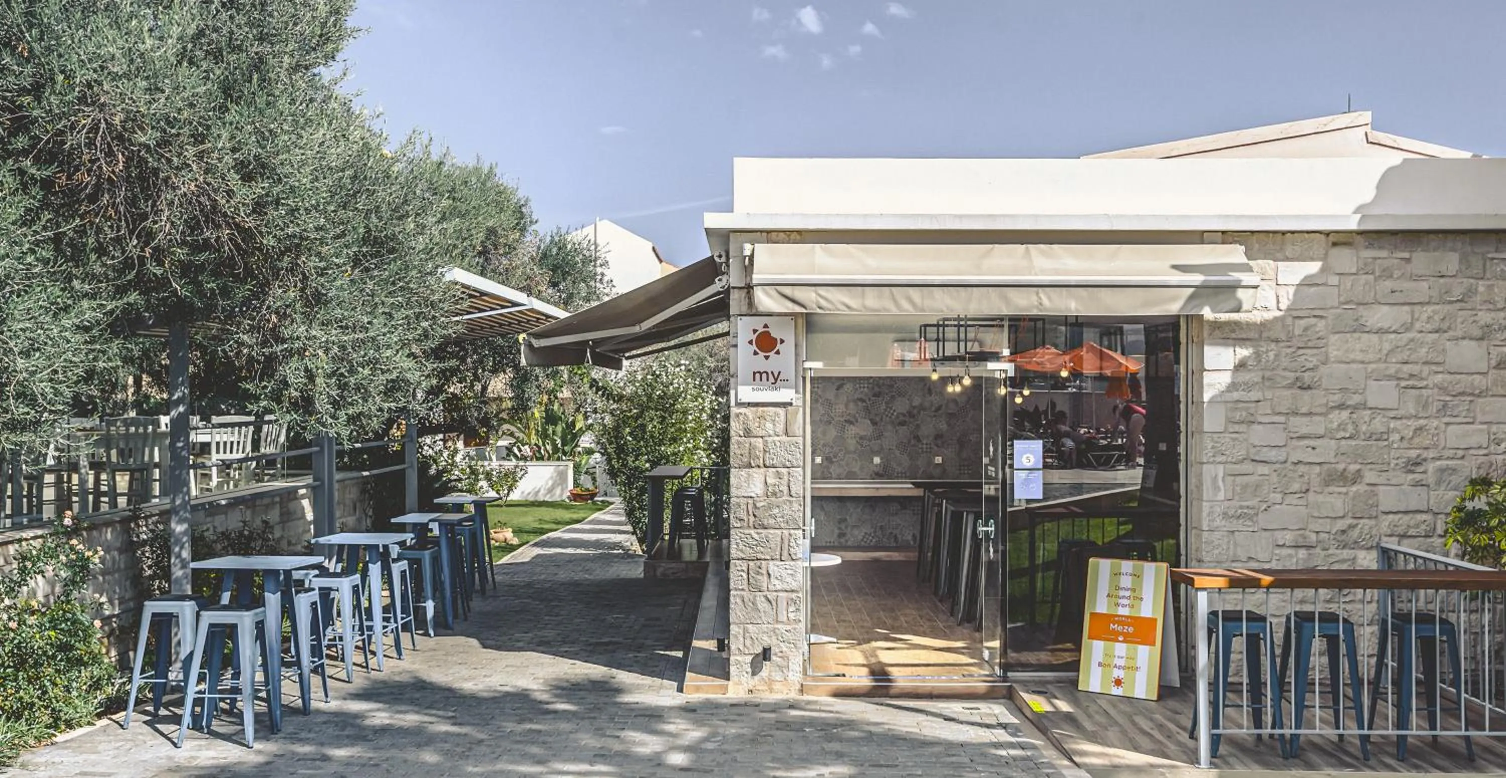 Restaurant/places to eat in Althea Village - Family Hotel