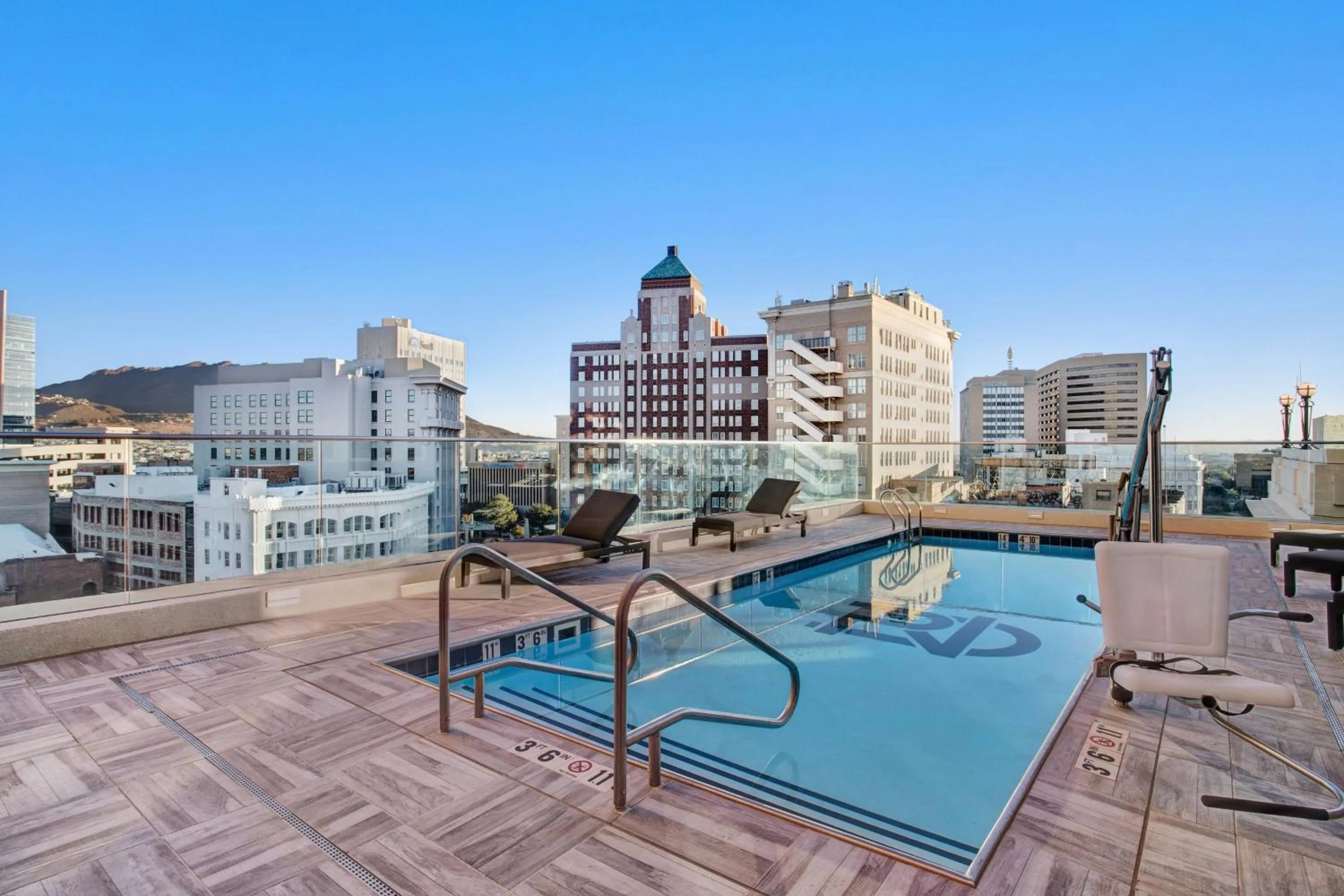 Swimming pool in Hotel Paso Del Norte, Autograph Collection
