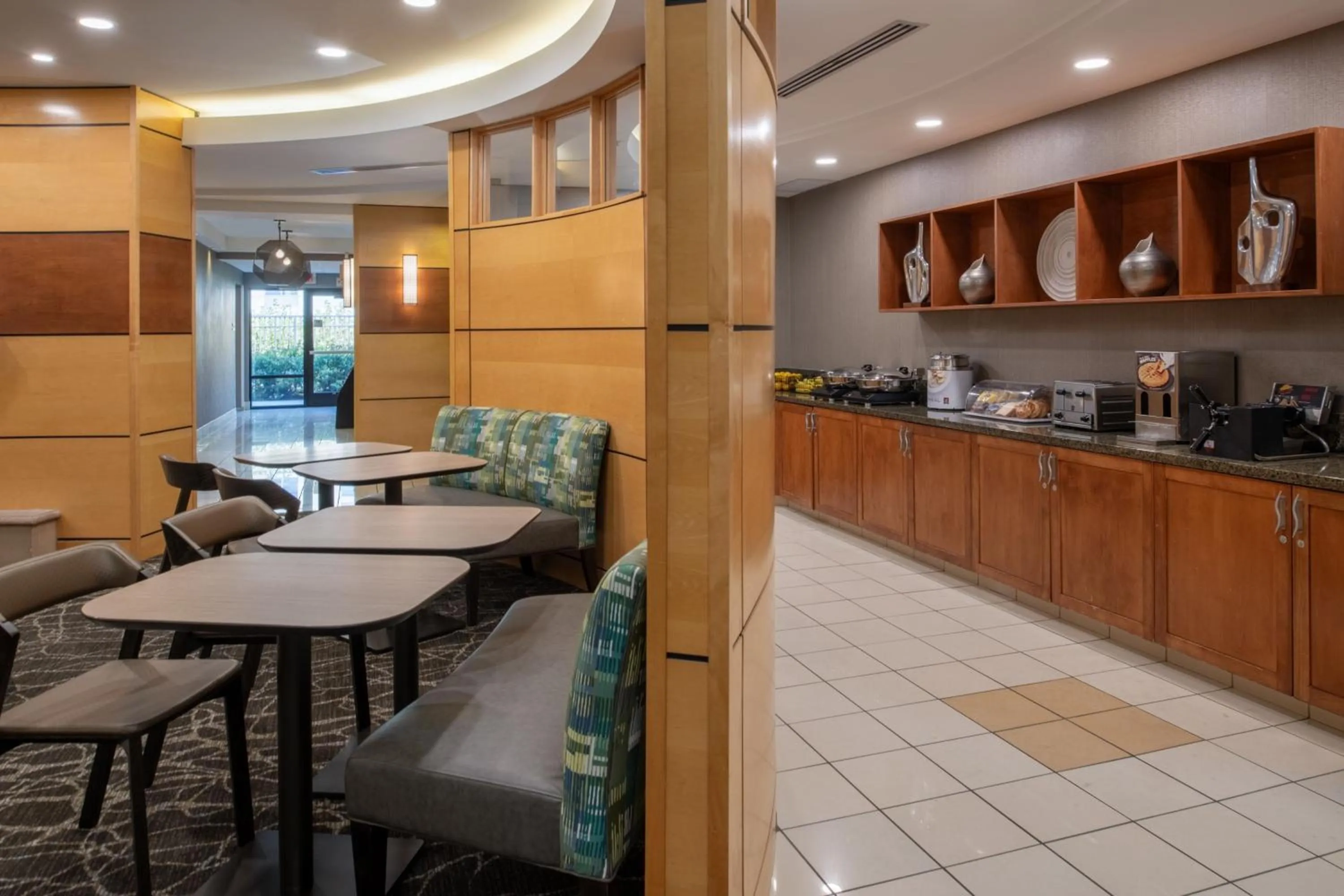 Breakfast in SpringHill Suites by Marriott Medford
