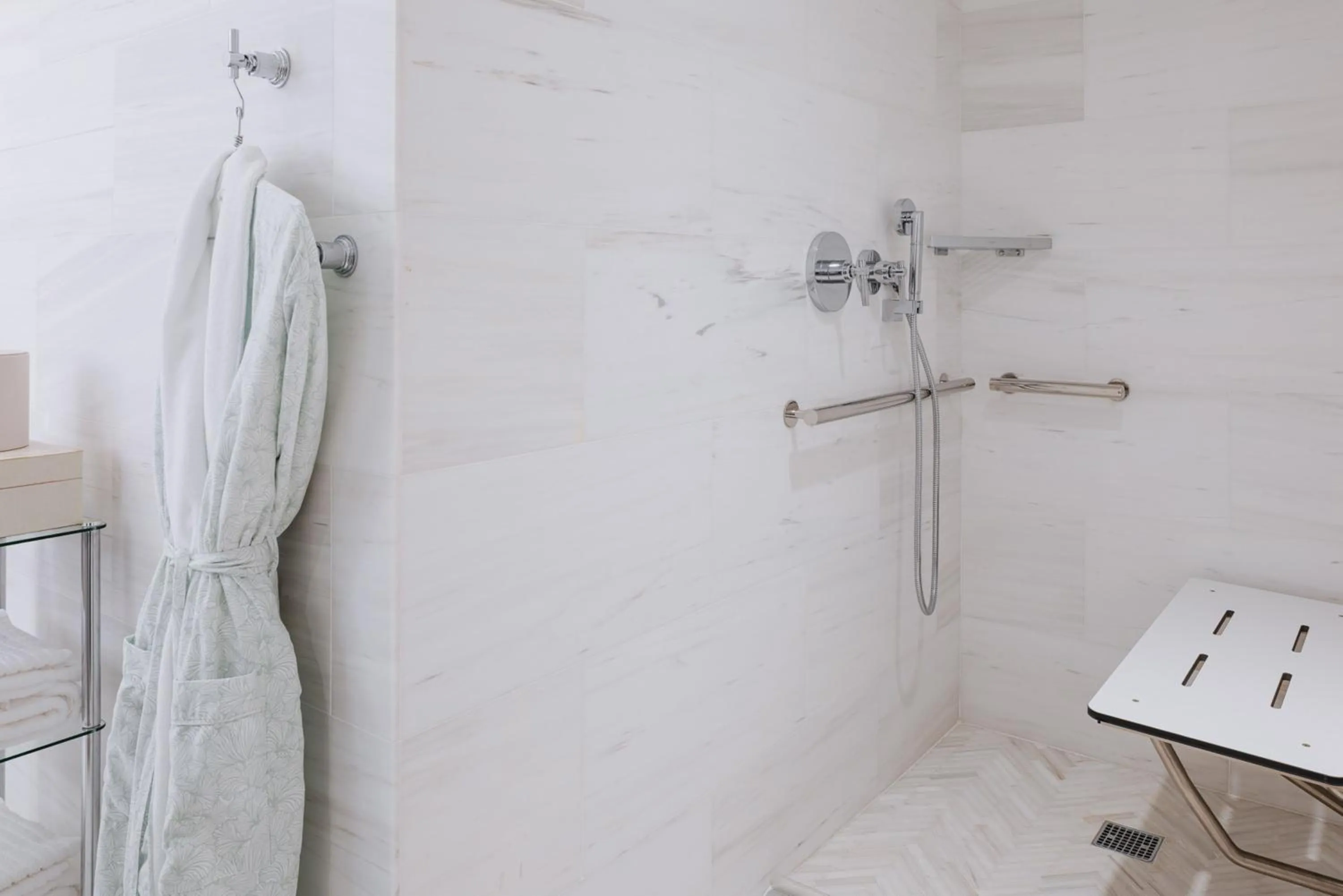 Shower in Regent Santa Monica Beach