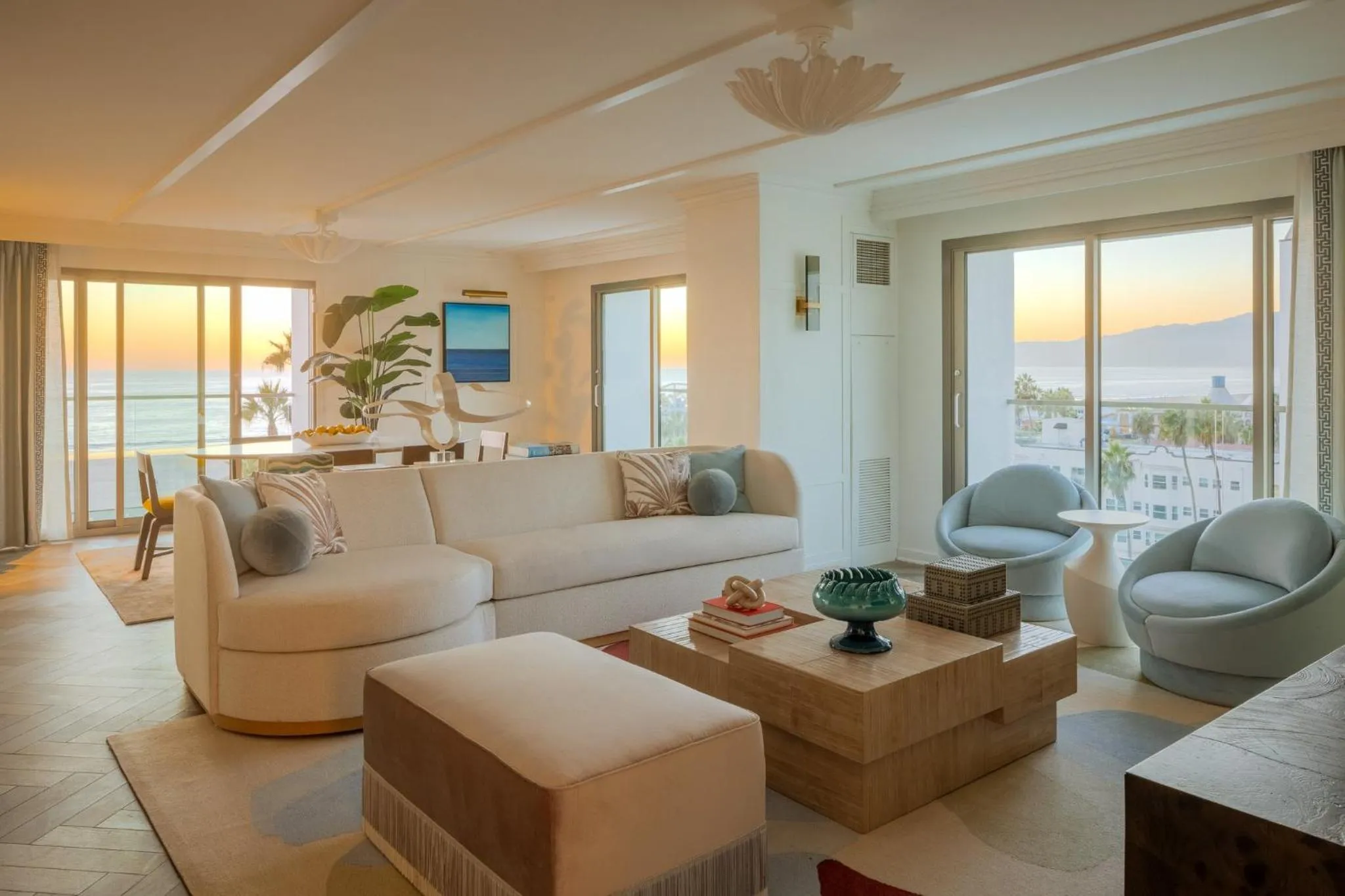 Photo of the whole room in Regent Santa Monica Beach