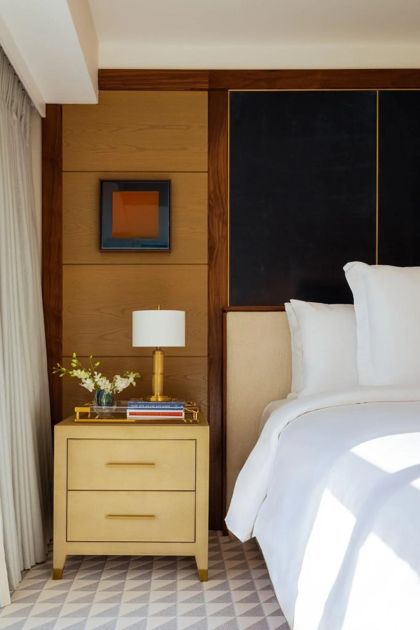 Photo of the whole room, Bed in Regent Santa Monica Beach