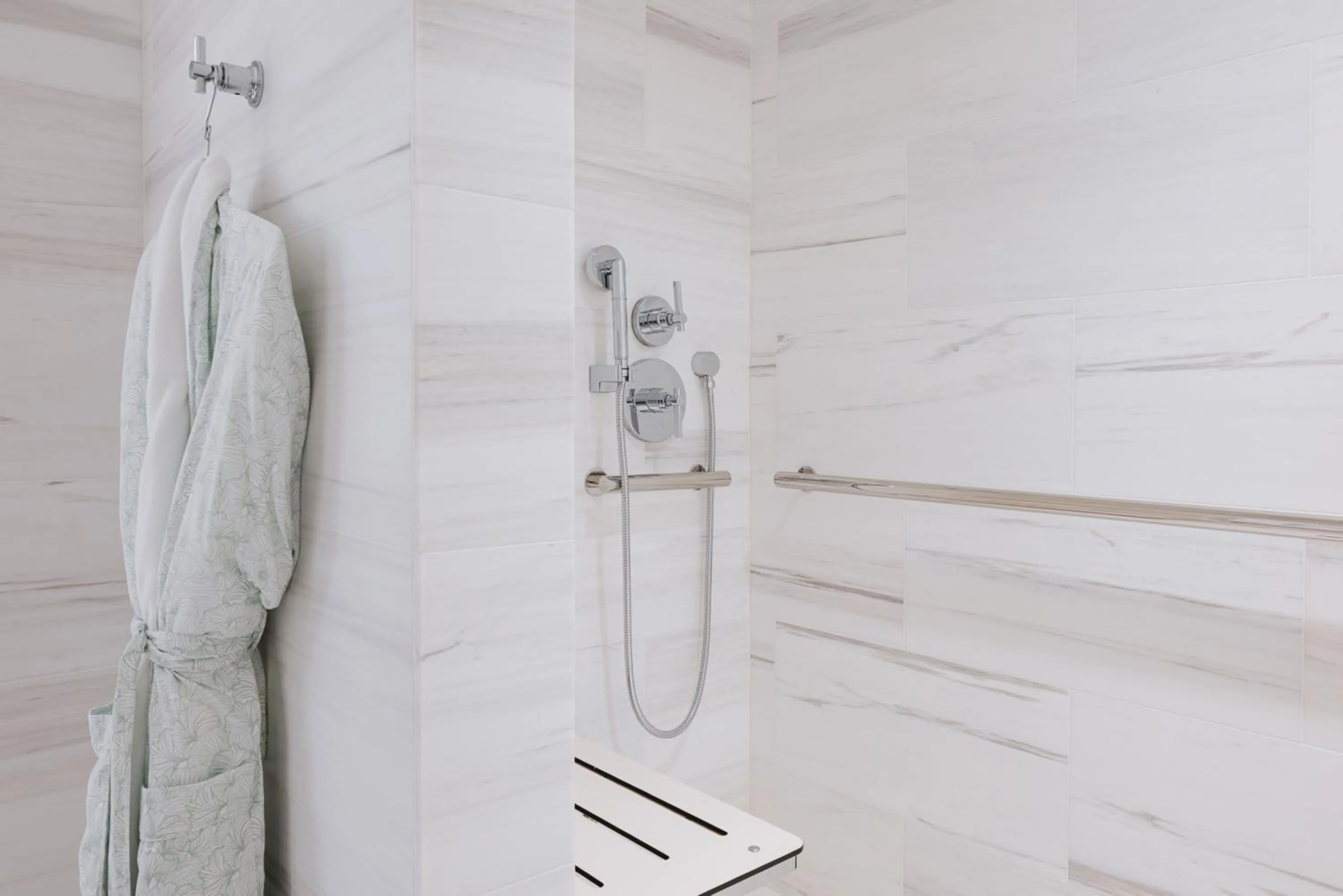 Shower in Regent Santa Monica Beach