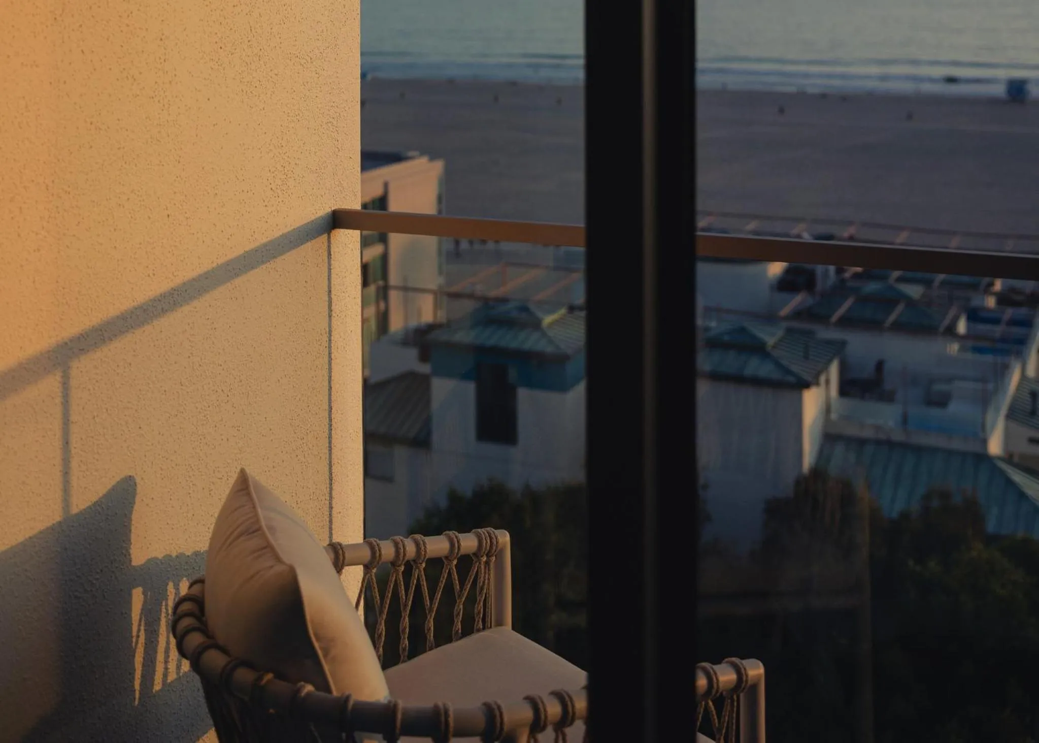 Photo of the whole room in Regent Santa Monica Beach