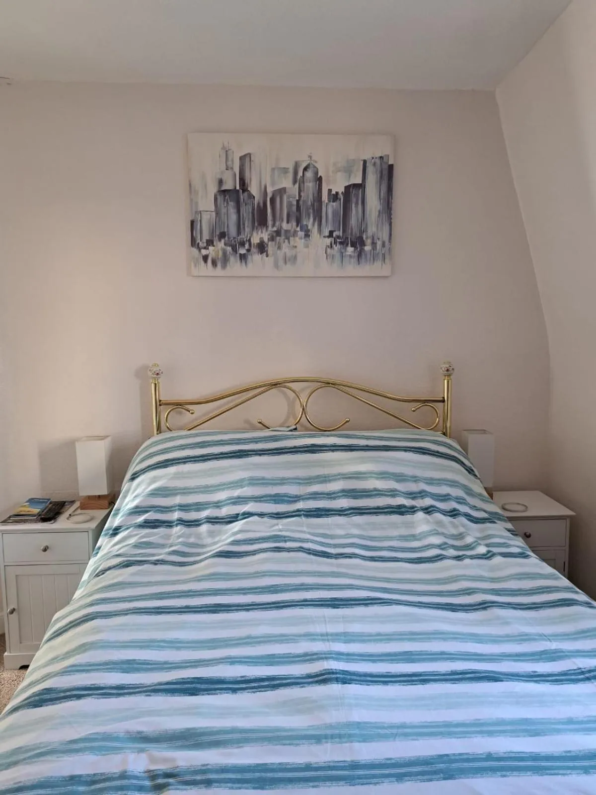 Bed in Lyndale Guest House