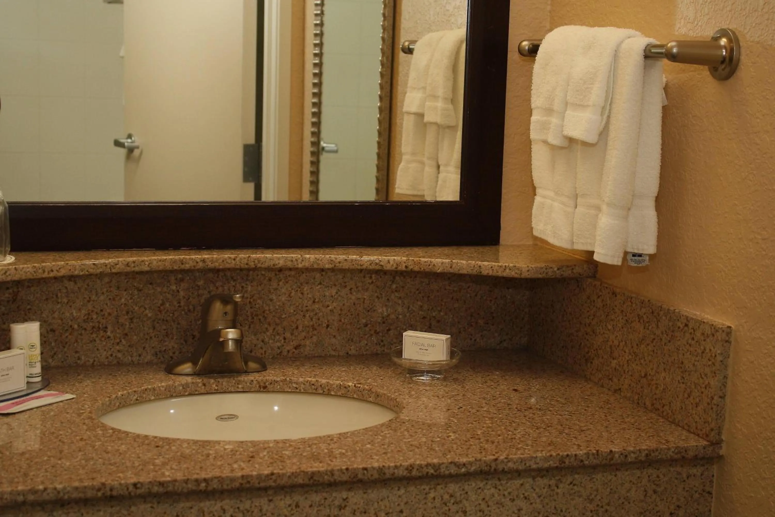 Bathroom in SpringHill Suites by Marriott Morgantown