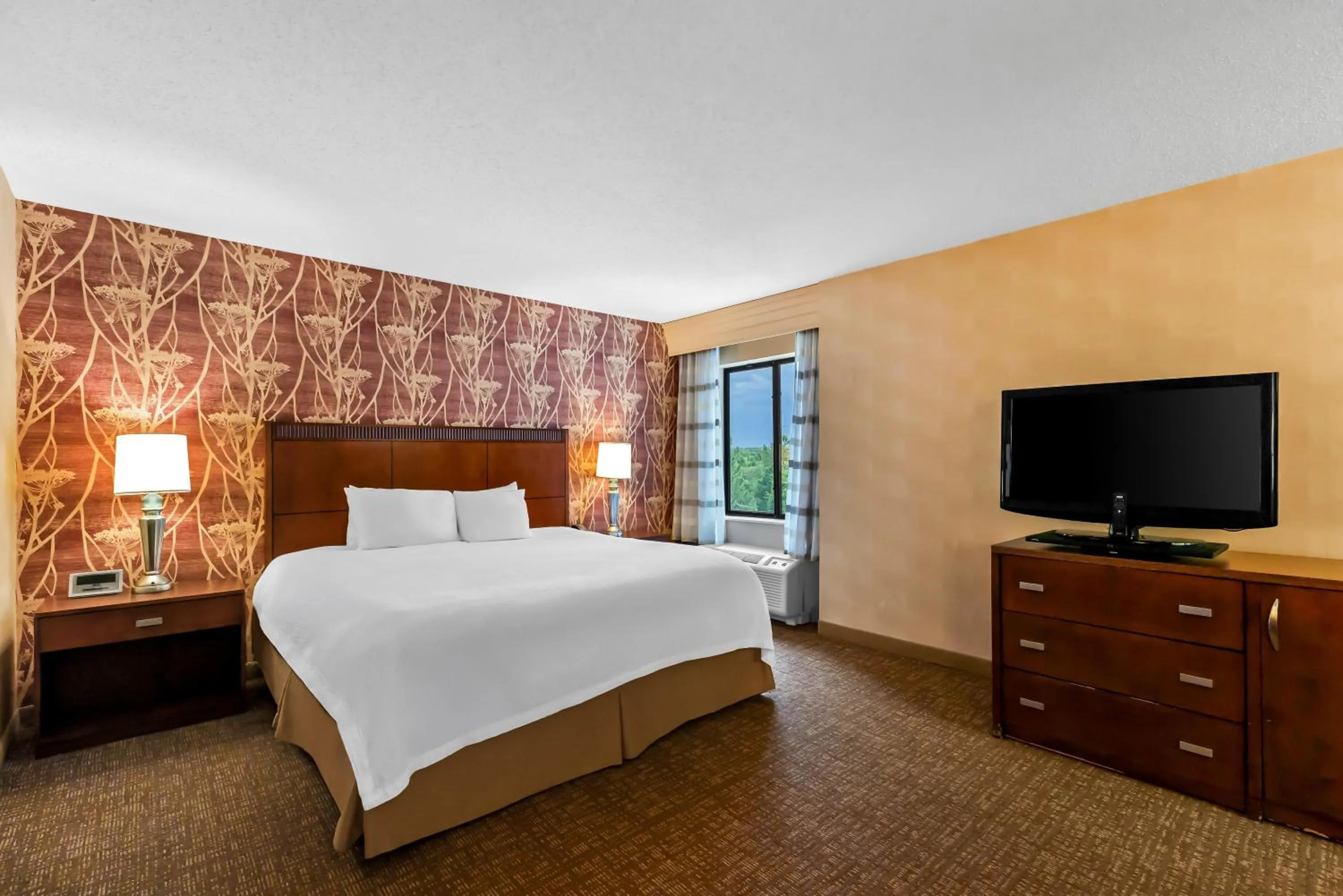 Bedroom, Bed in Sonesta Essential Junction City