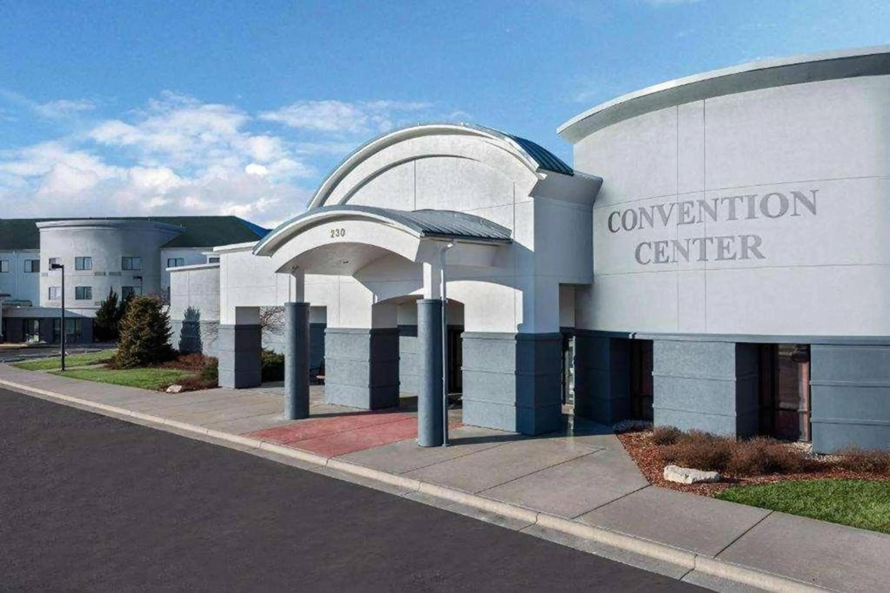 Property building in Sonesta Essential Junction City