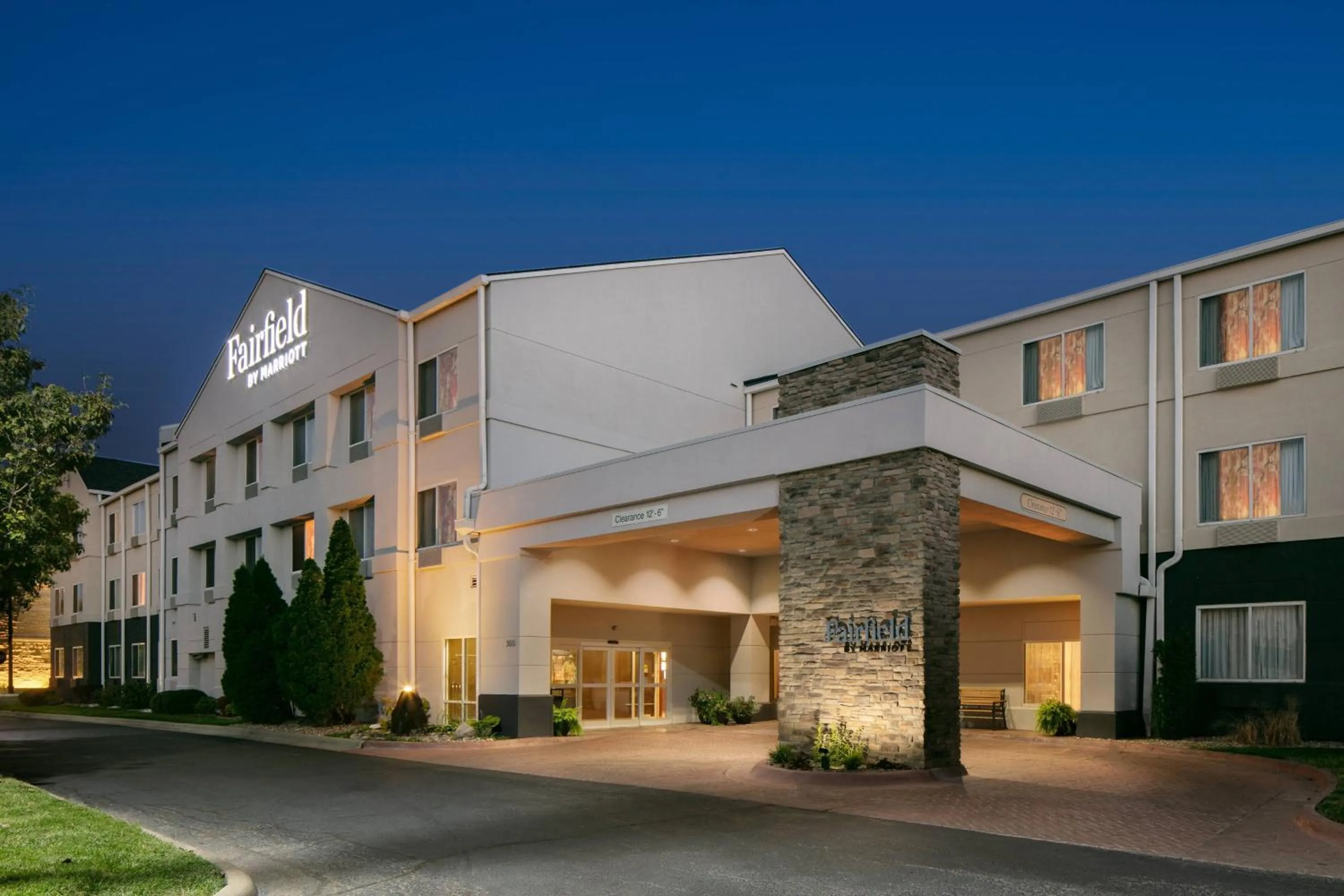 Property building in Fairfield Inn Manhattan, Kansas