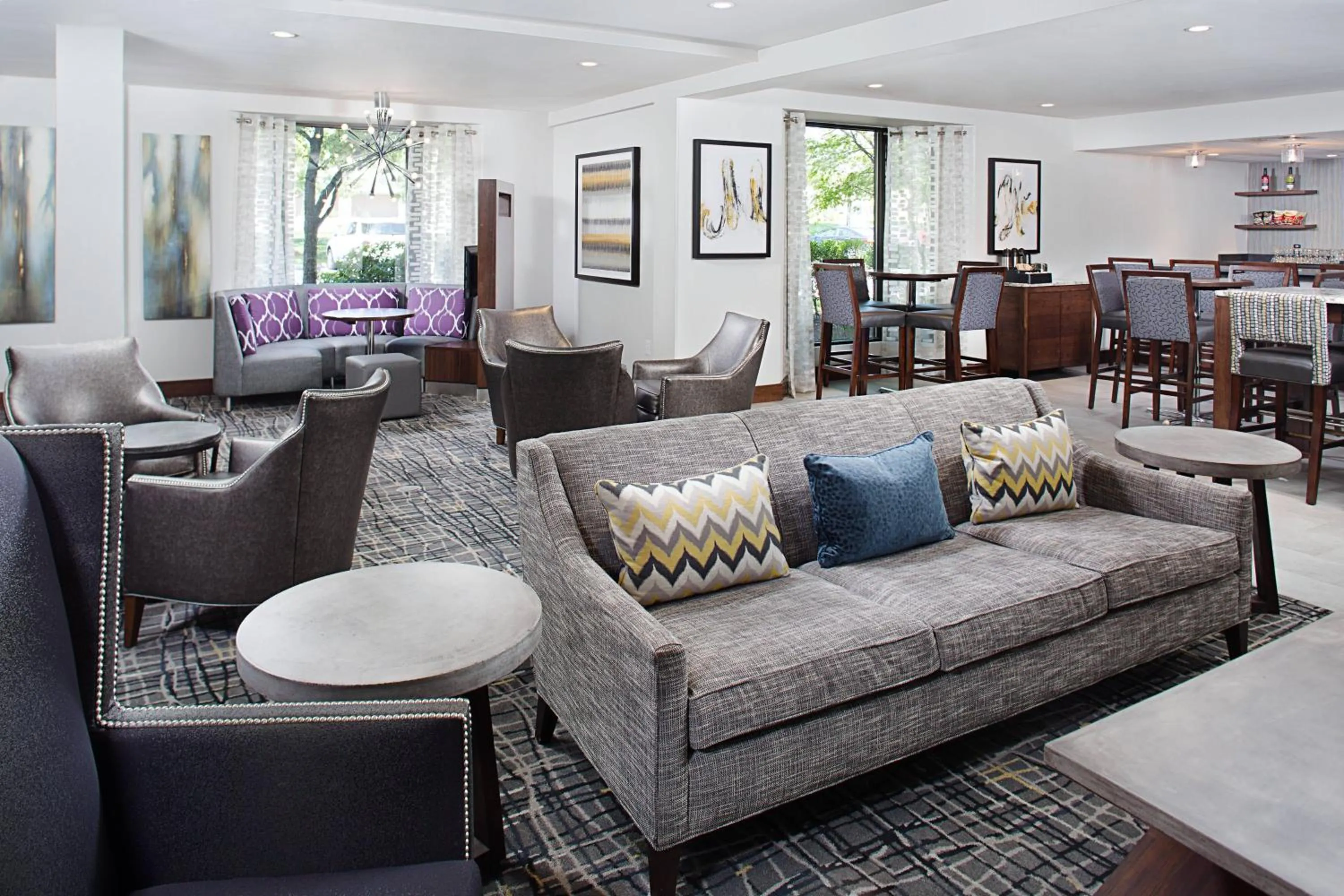 Lobby or reception in Courtyard Manchester-Boston Regional Airport