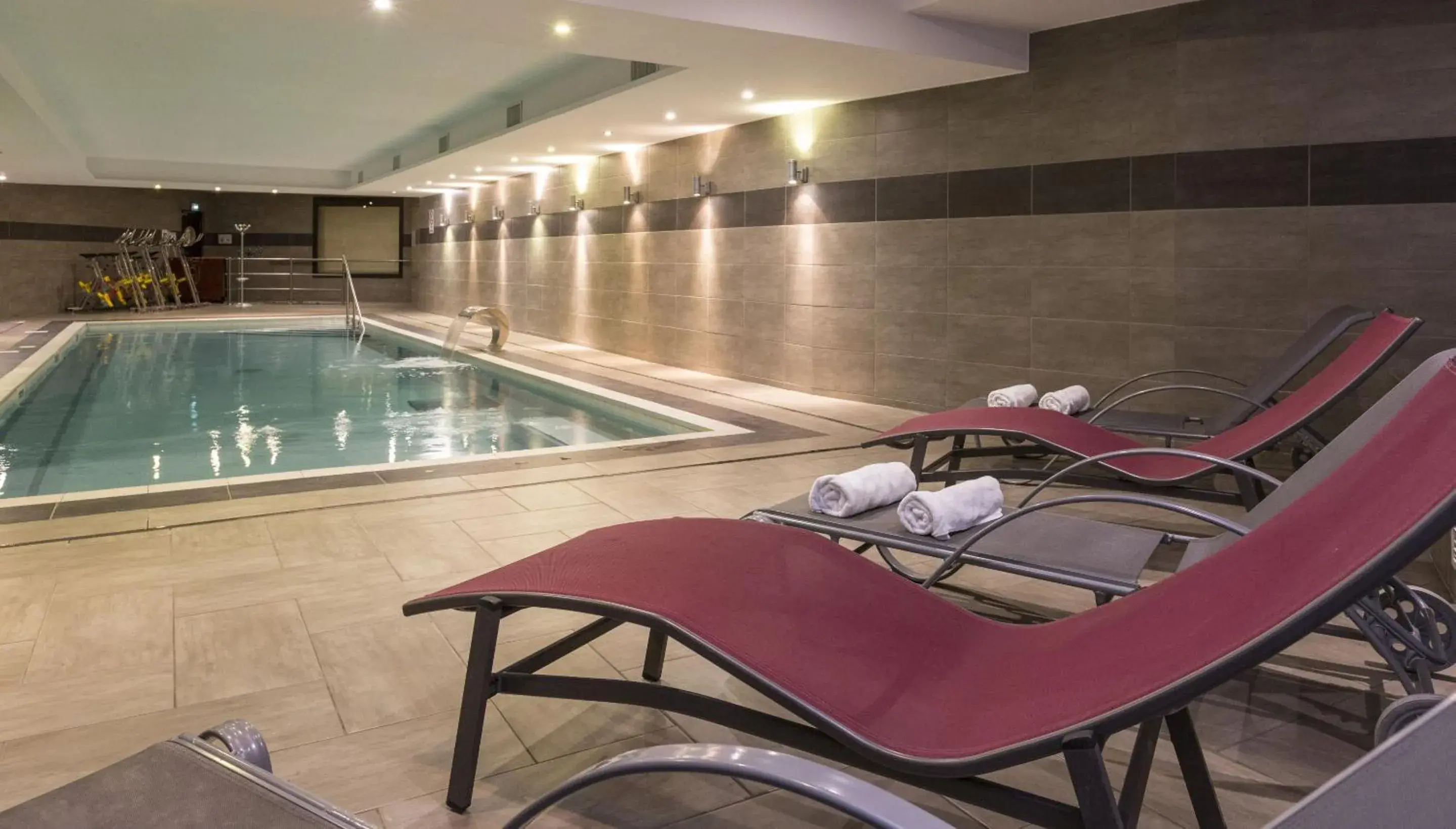 Swimming pool in Zenitude Swiss Apparthotels Swimming pool in Zenitude Swiss Apparthotels