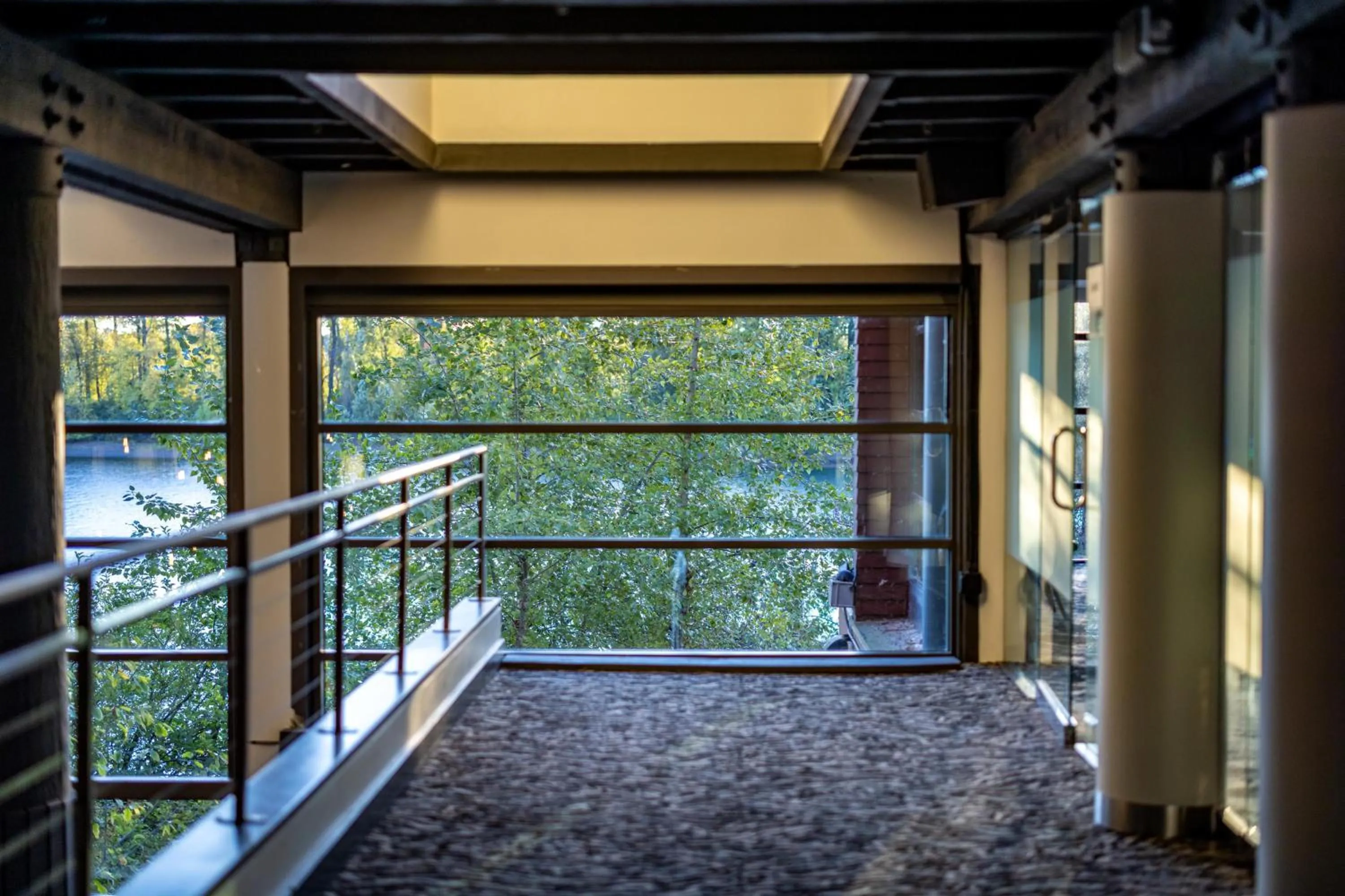 Meeting/conference room in River's Edge Hotel Portland, Tapestry Collection by Hilton
