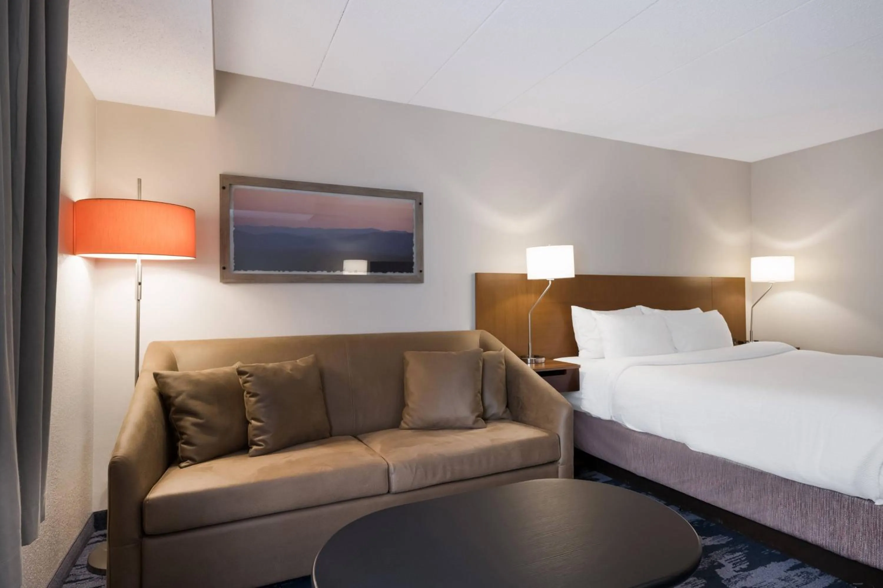 Photo of the whole room, Bed in Fairfield Inn by Marriott Amesbury