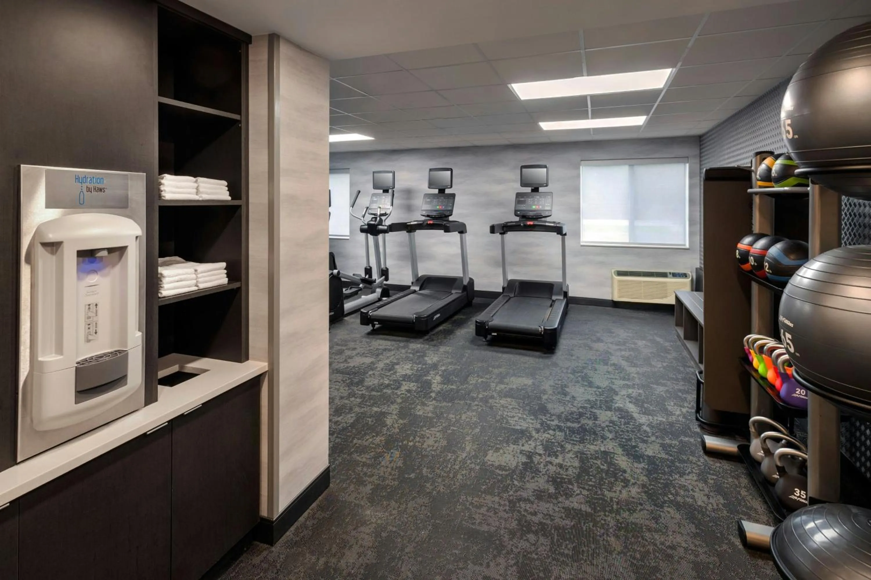 Fitness centre/facilities in Fairfield Inn by Marriott Amesbury