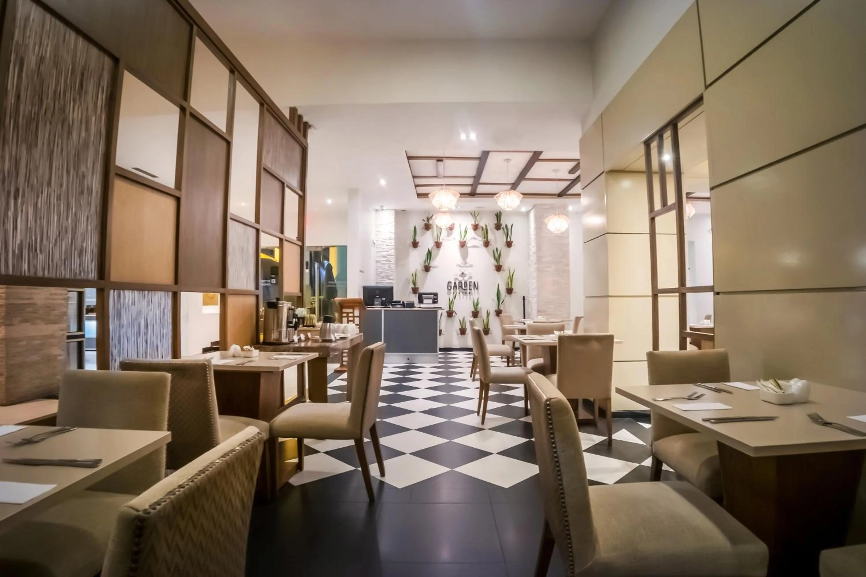 Restaurant/places to eat in Wyndham Garden Guayaquil