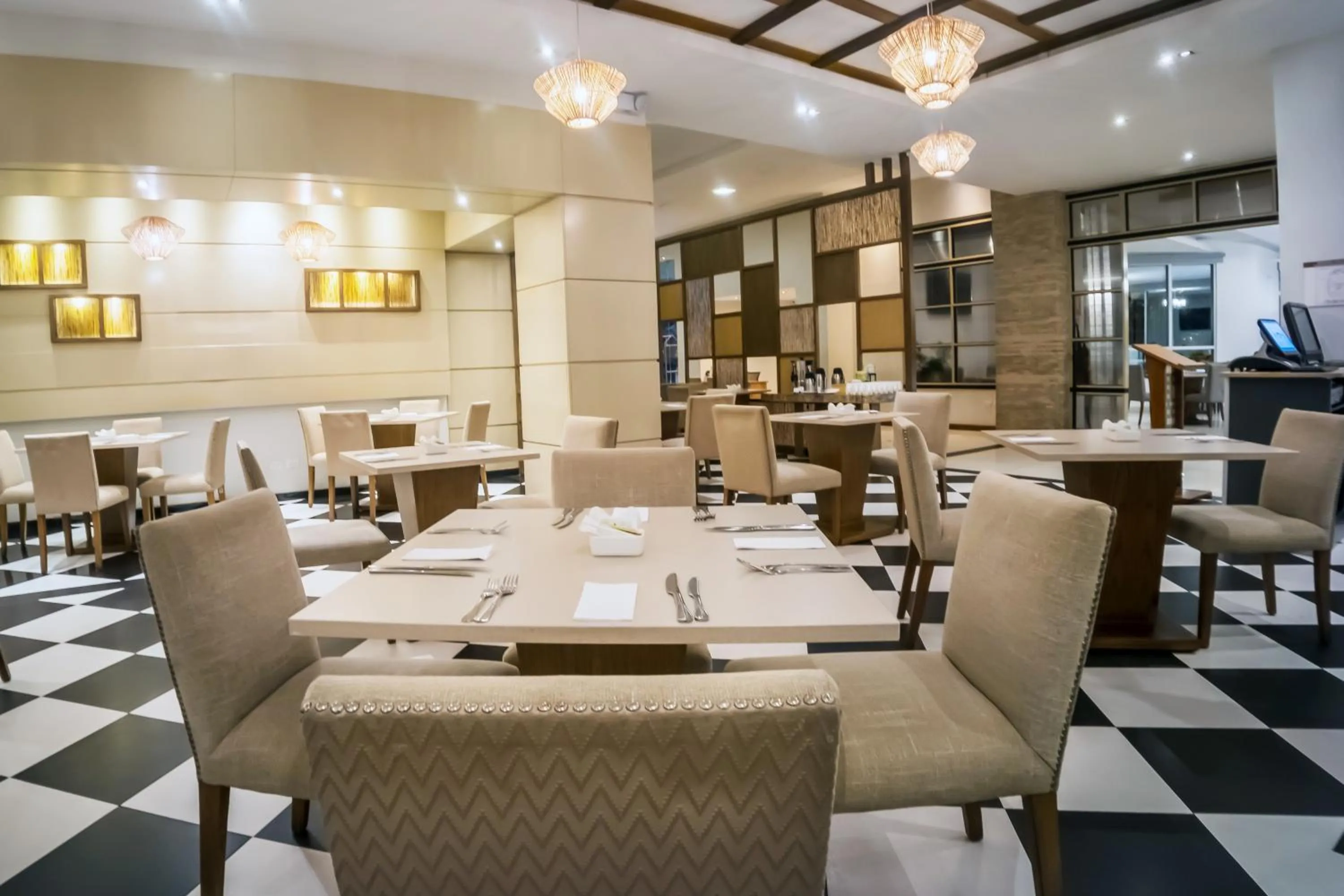 Restaurant/places to eat in Wyndham Garden Guayaquil