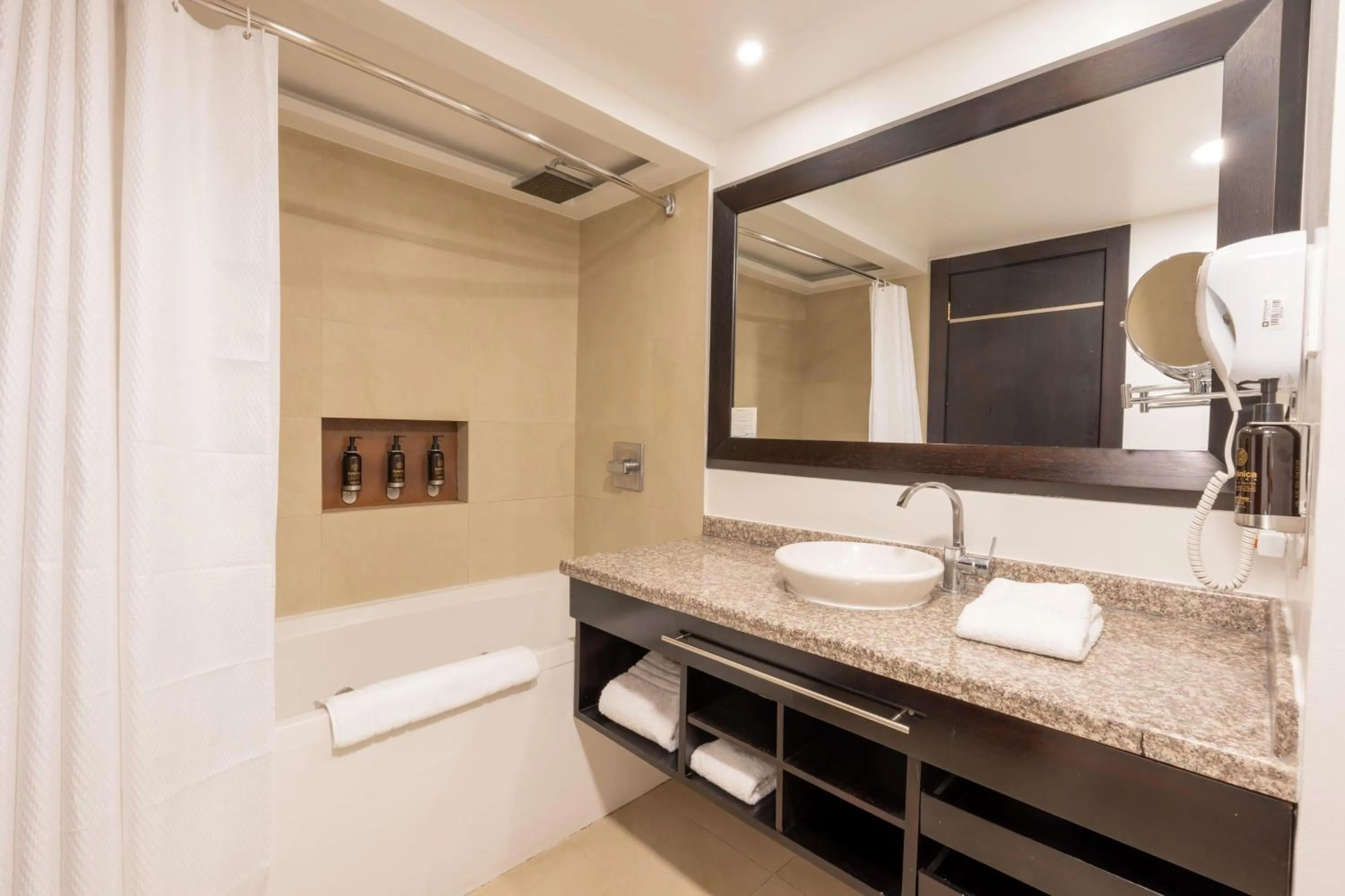 Bathroom in Wyndham Garden Quito