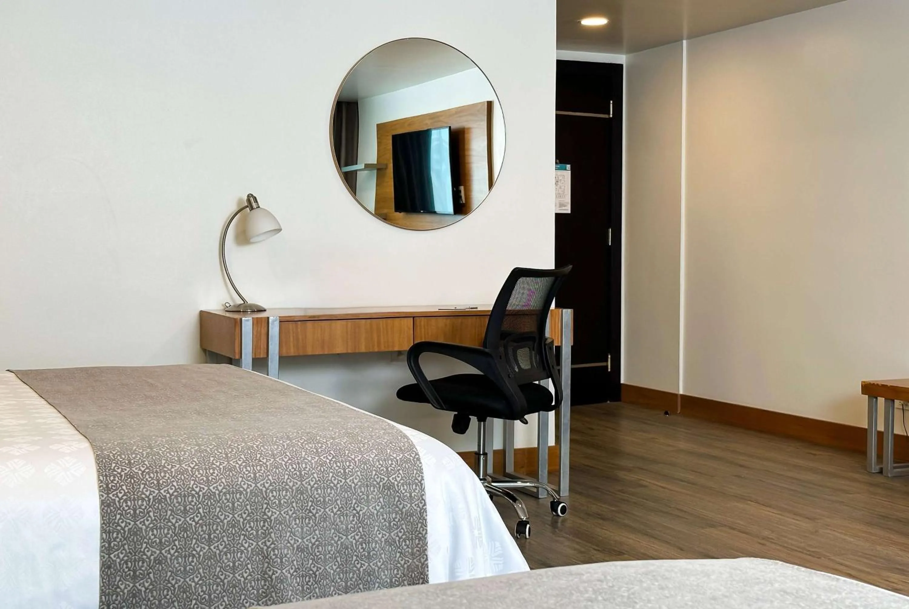 Photo of the whole room, Bed in Wyndham Garden Quito