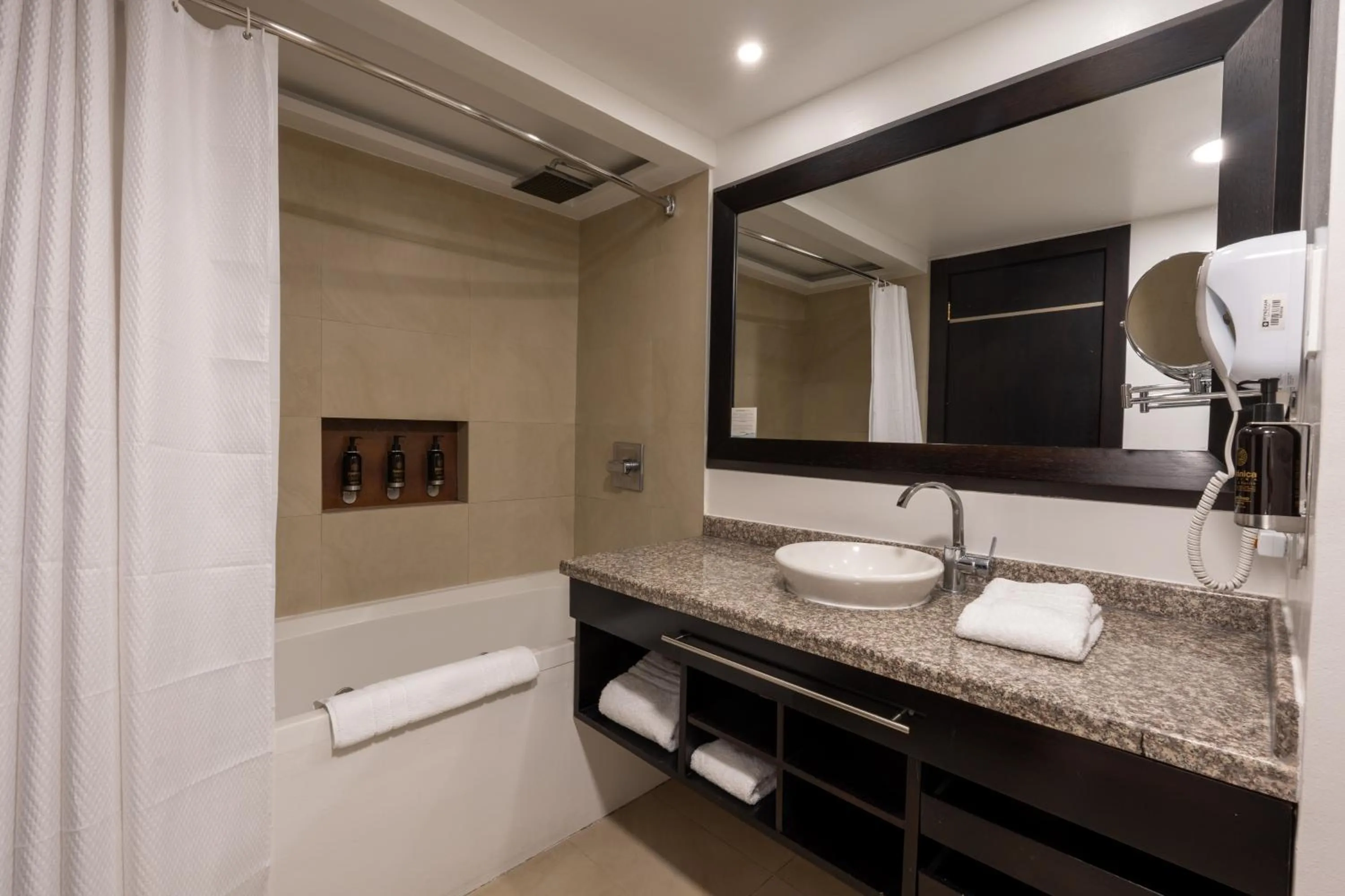 Bathroom in Wyndham Garden Quito